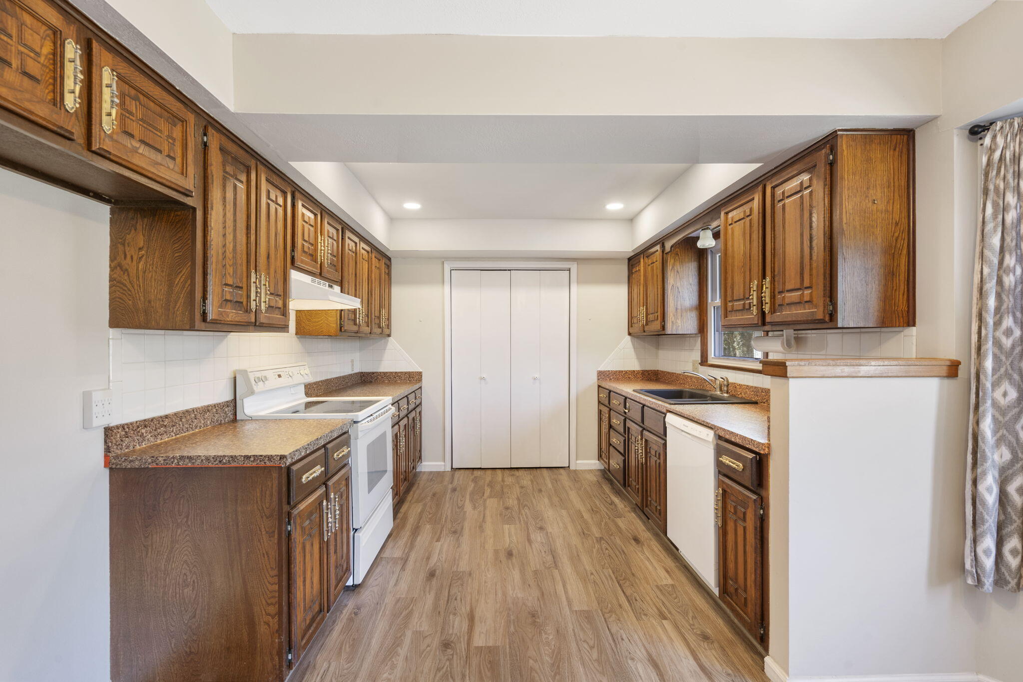 3449 South Newton Avenue Property Photo 13