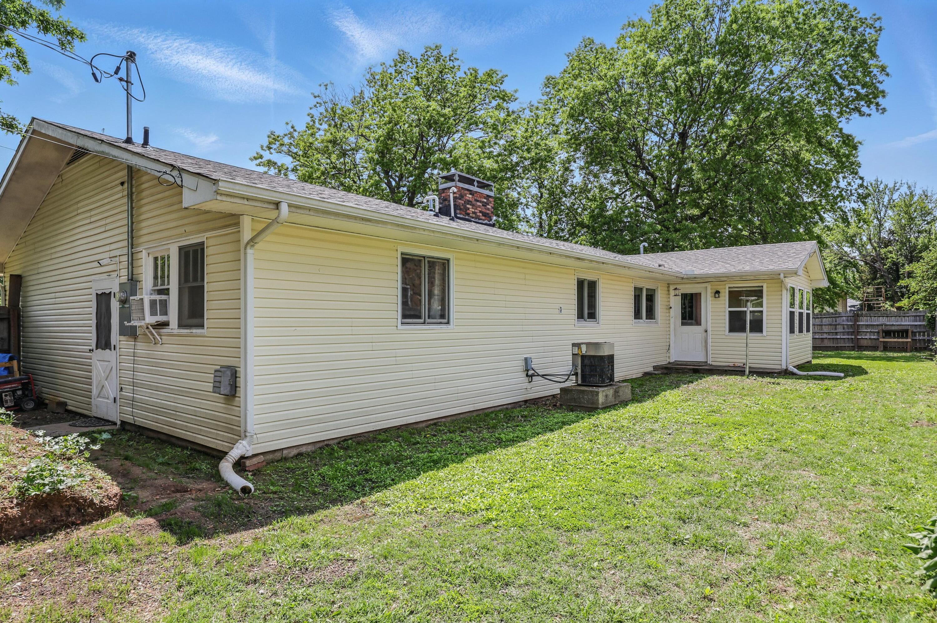 310 West Wishart Drive Property Photo 9