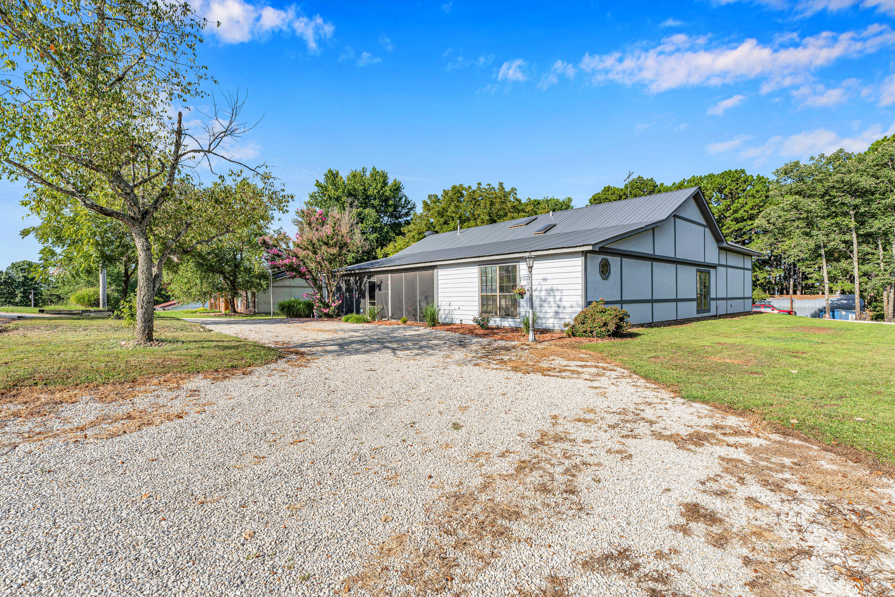 15 Kyle Drive Property Photo 4