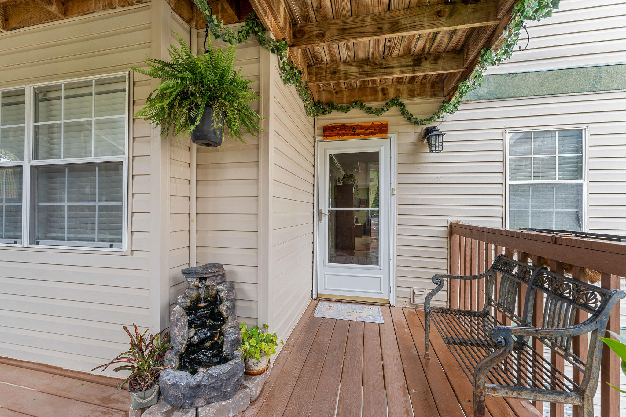 10 Woodpecker Lane Property Photo 2