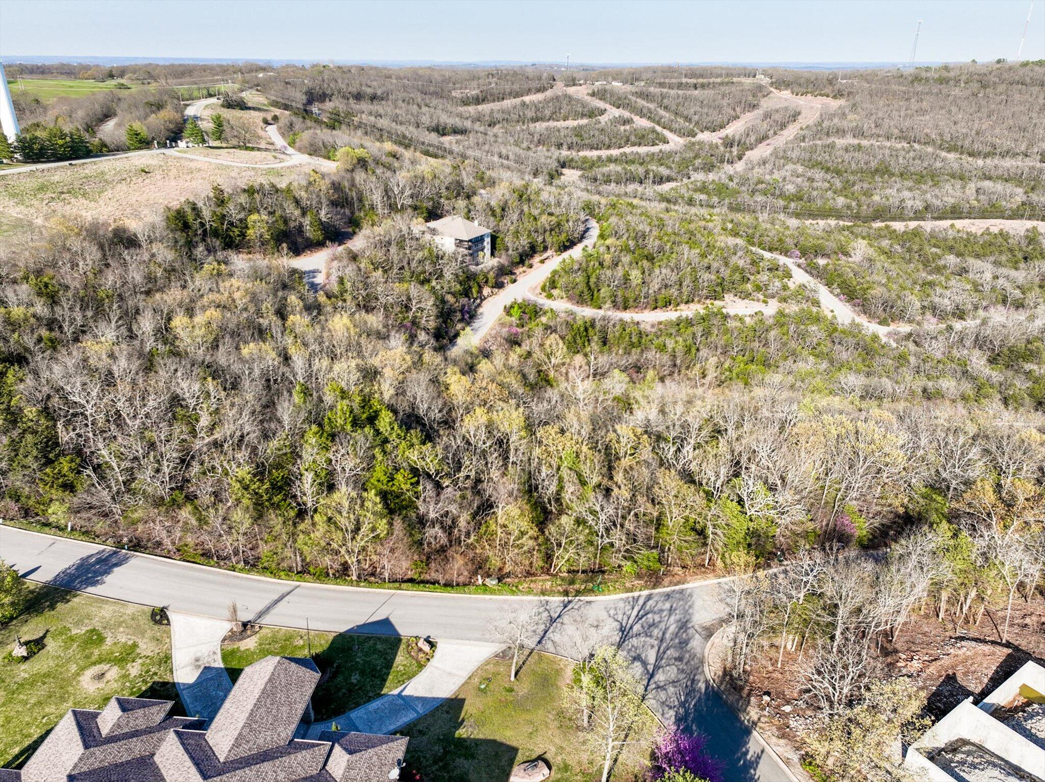 000 Crescent Drive Property Photo 3