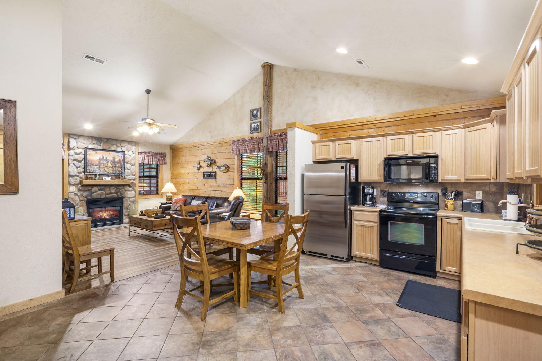 135 Rock Candy Lane Property Photo 4