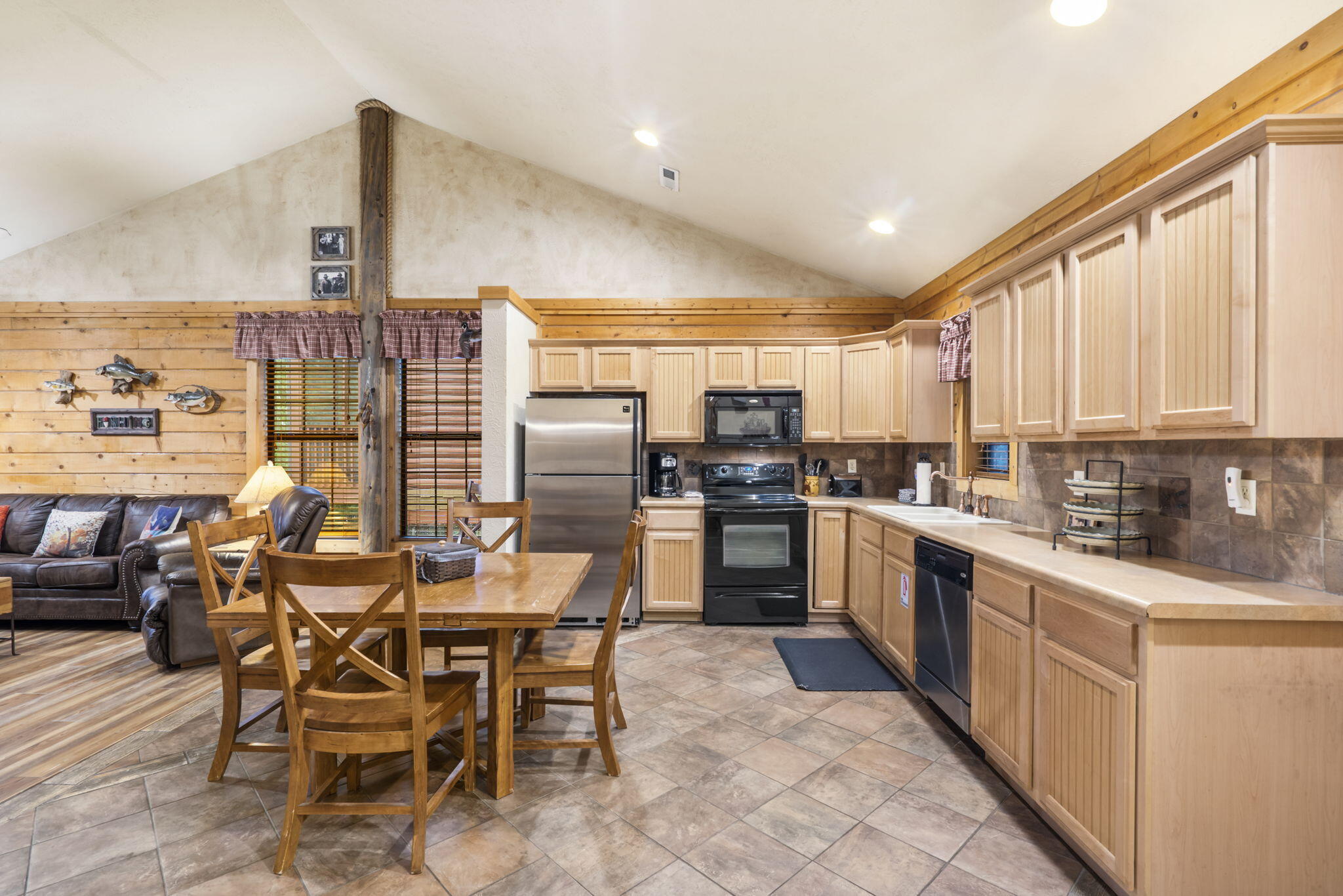 135 Rock Candy Lane Property Photo 7