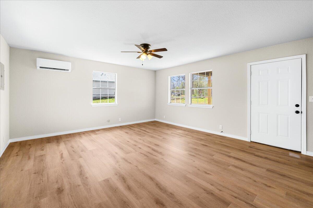 1554 Coopers Road Property Photo 7