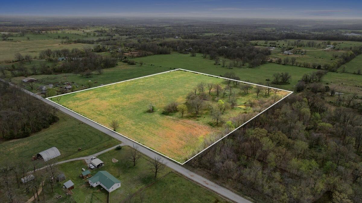 21457 Oak Road Property Photo 1