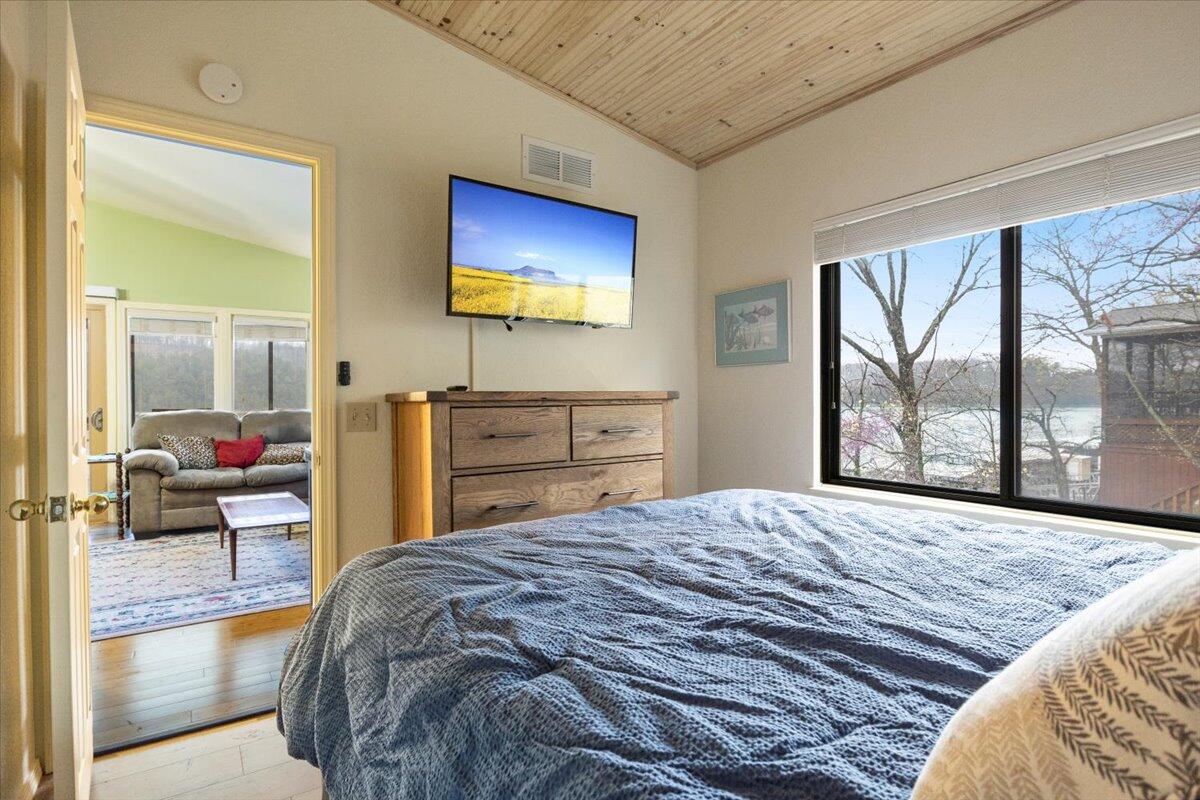 43 Glen Meadows Street Property Photo 9