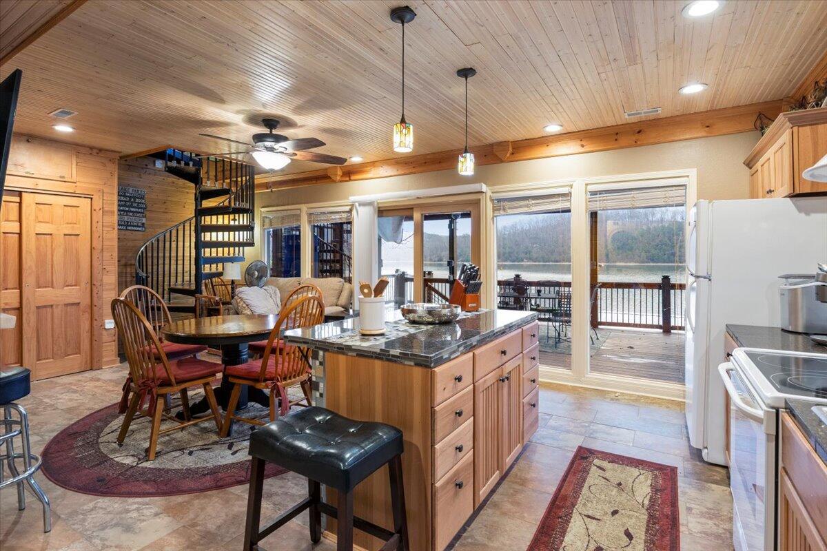 43 Glen Meadows Street Property Photo 12