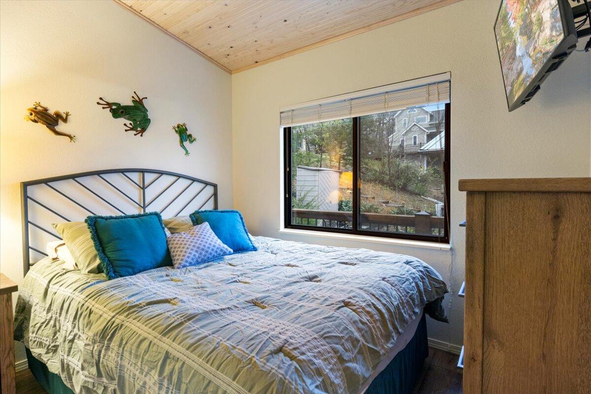 43 Glen Meadows Street Property Photo 17