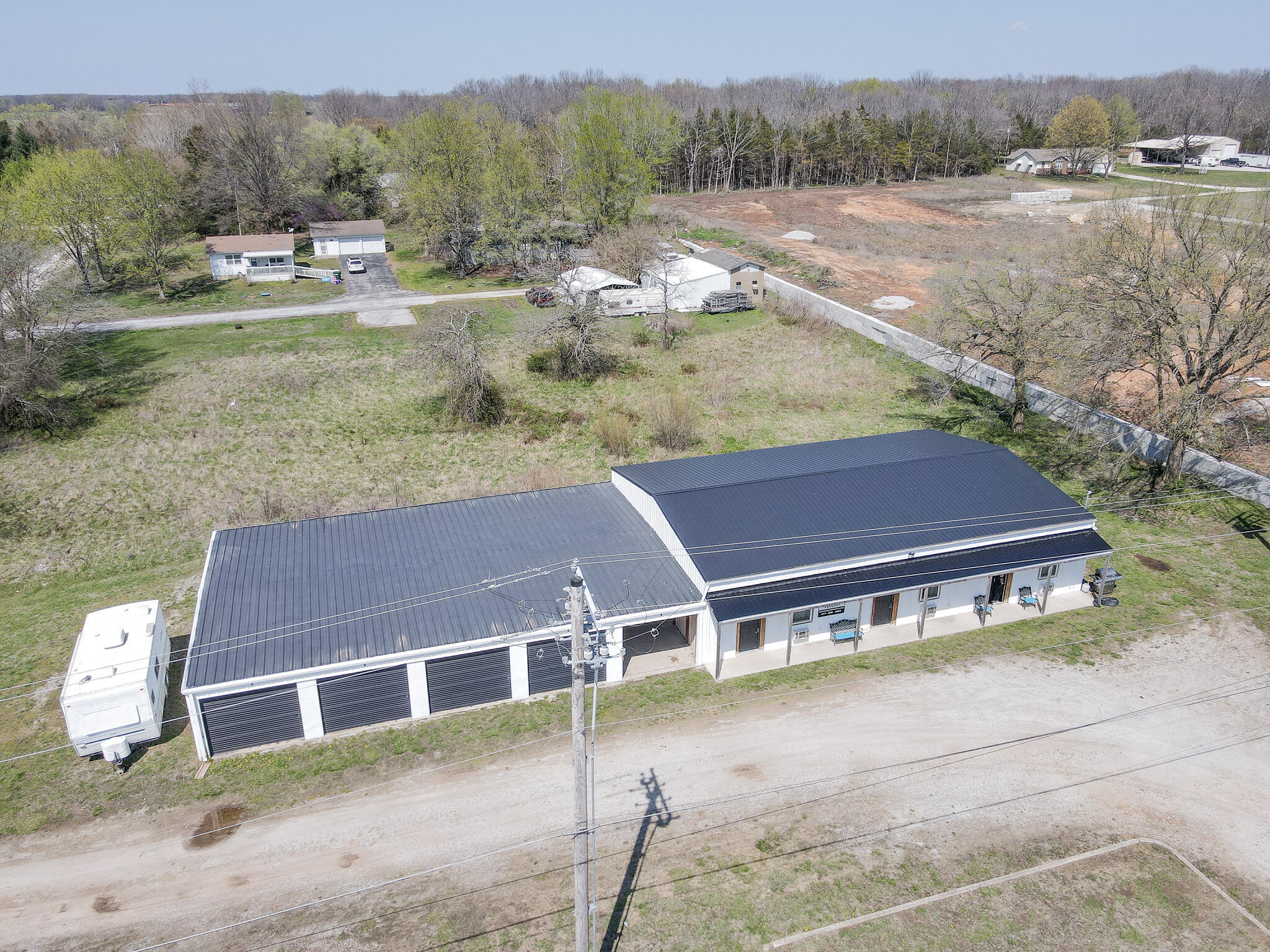 19265 Us Hwy 54 Property Photo 6