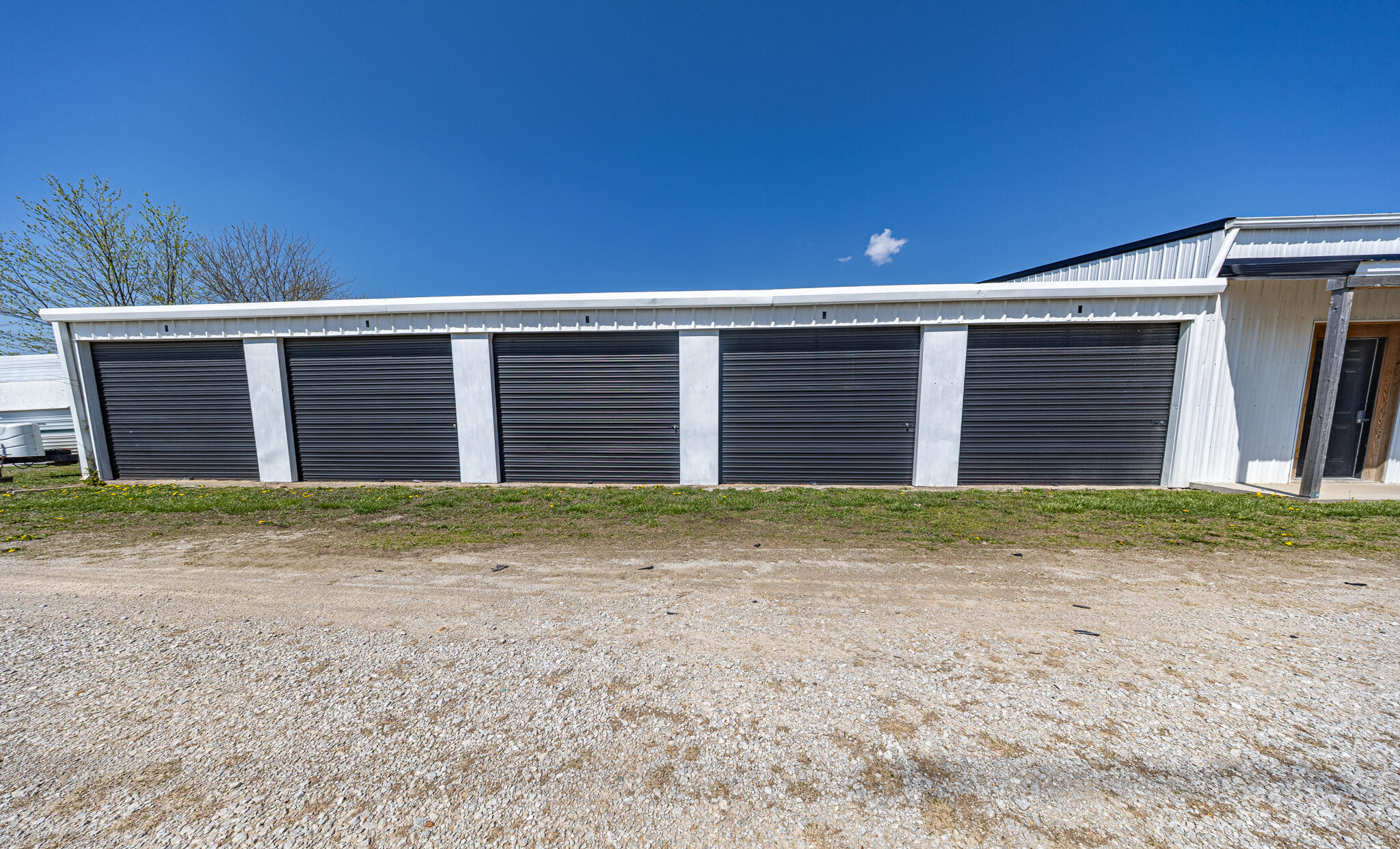 19265 Us Hwy 54 Property Photo 7