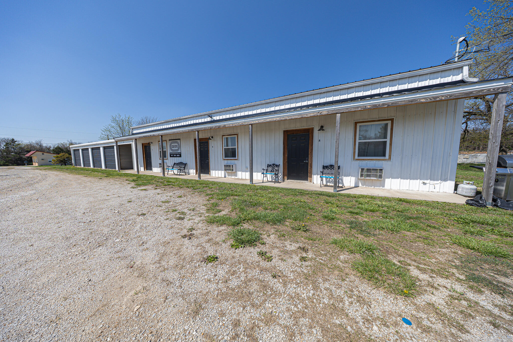 19265 Us Hwy 54 Property Photo 11