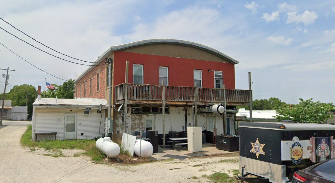 82 South Main Street Property Photo 4