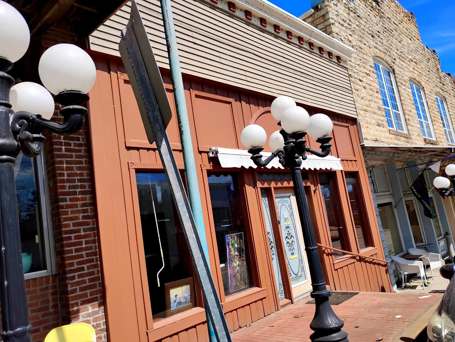 375 Main Street Street Property Photo