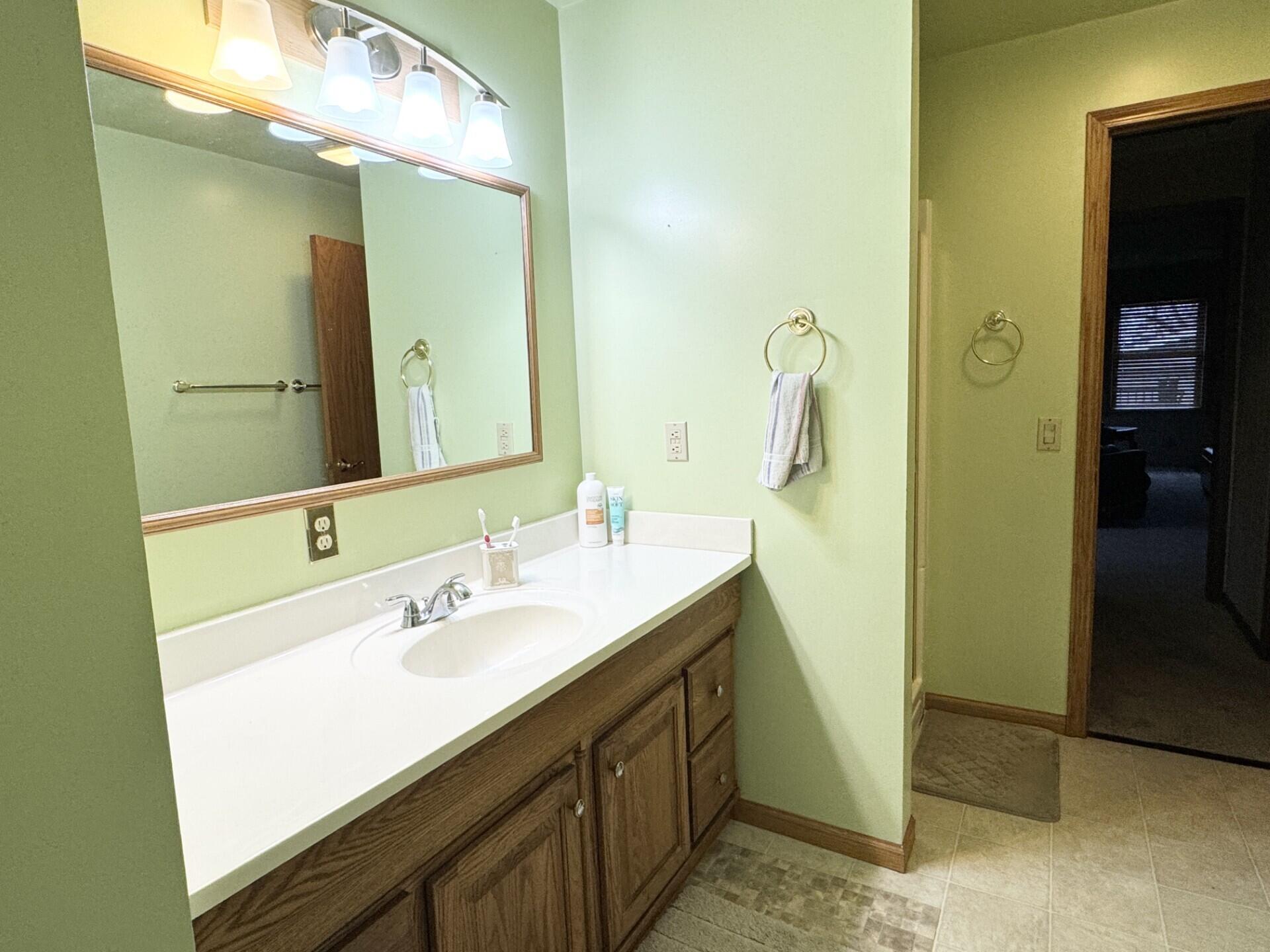 346 Fairfax Drive Property Photo 21