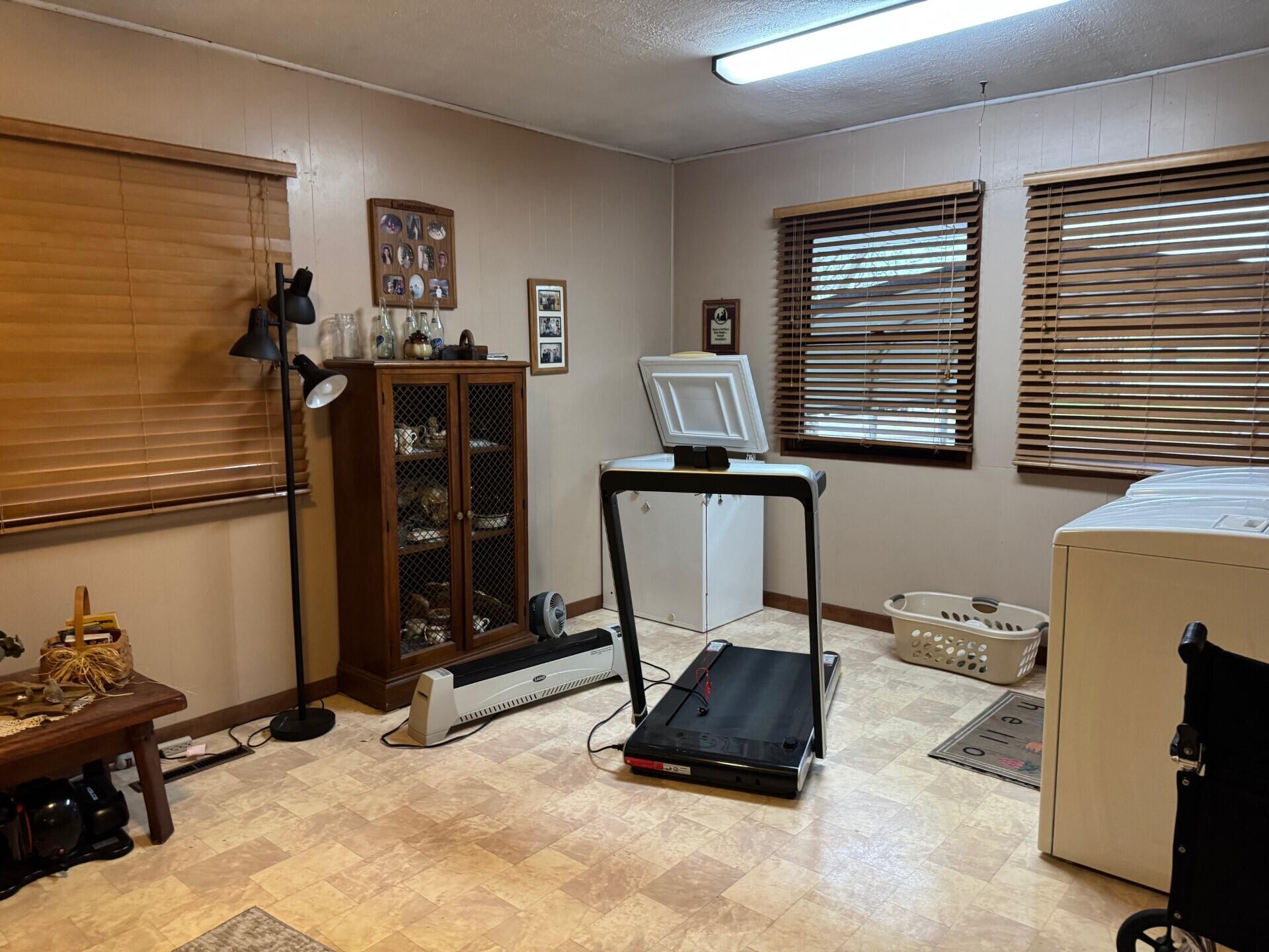 346 Fairfax Drive Property Photo 28