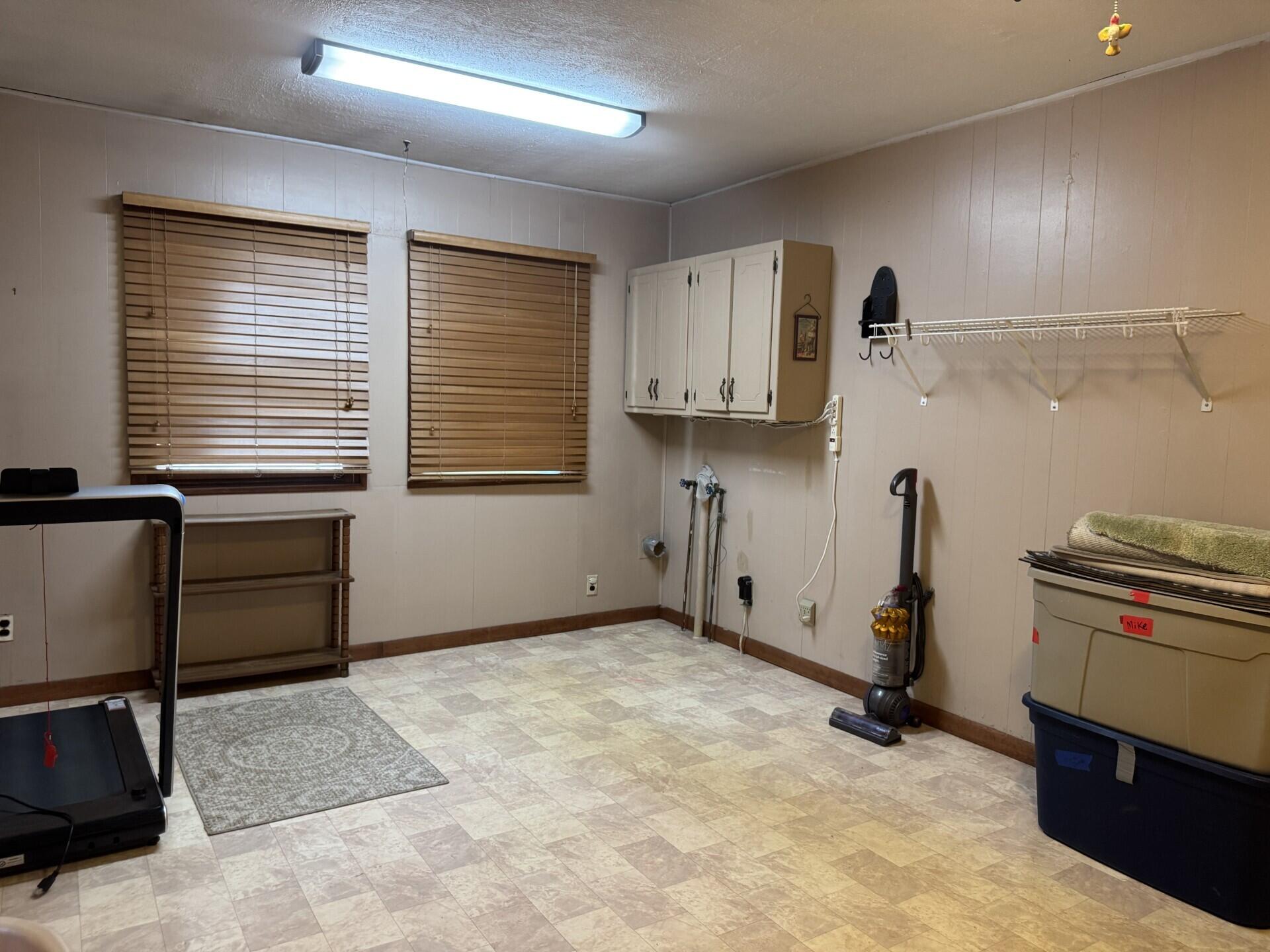 346 Fairfax Drive Property Photo 28