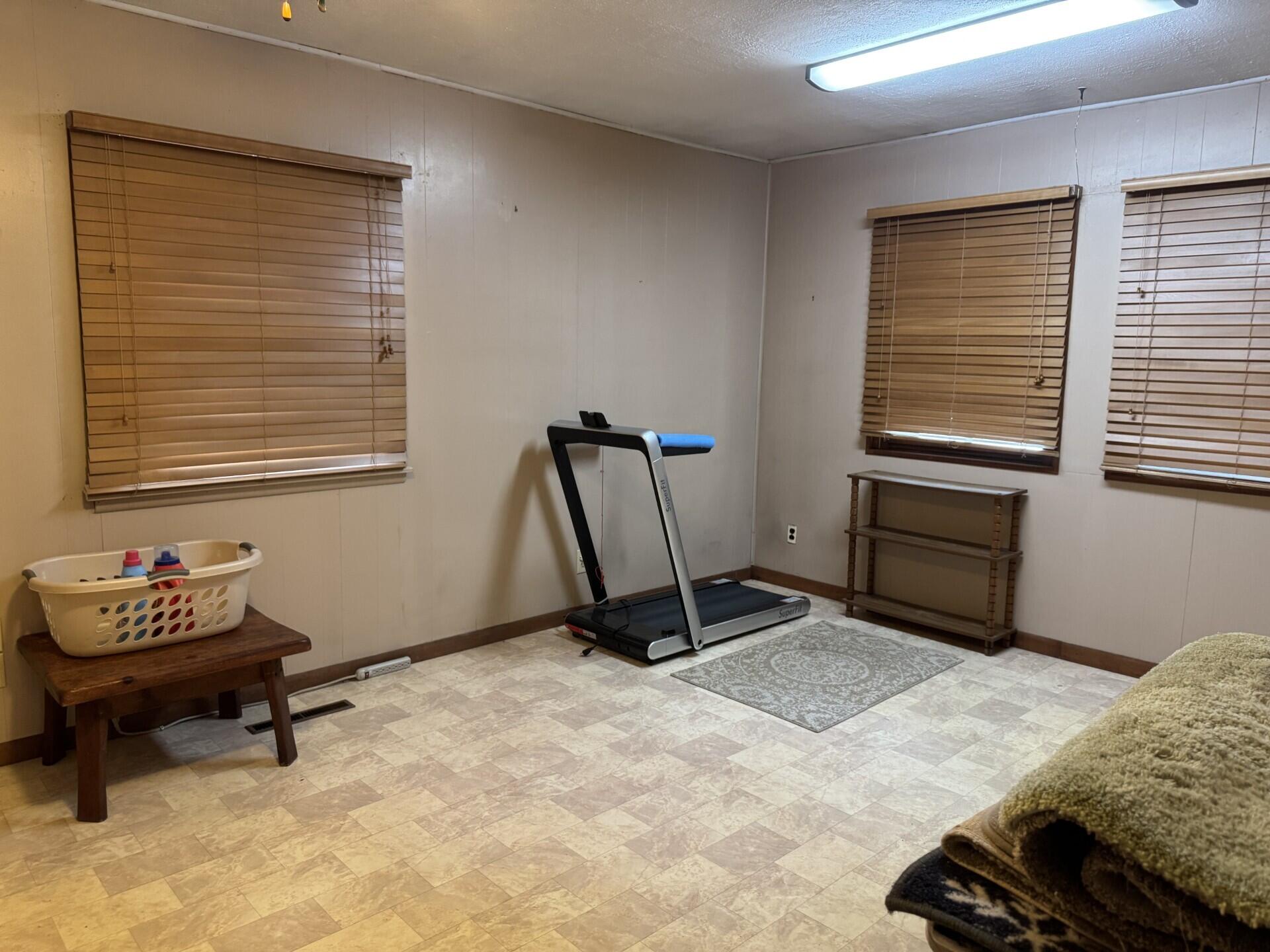 346 Fairfax Drive Property Photo 29