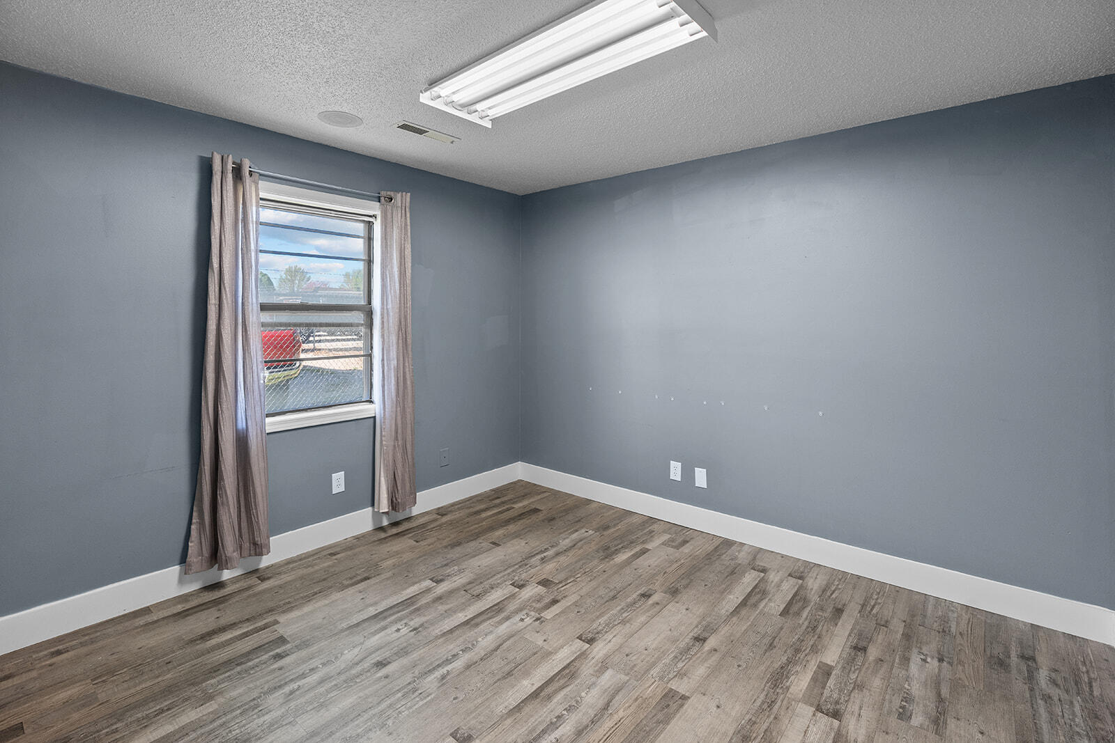 1868 North Deffer Drive Property Photo 13