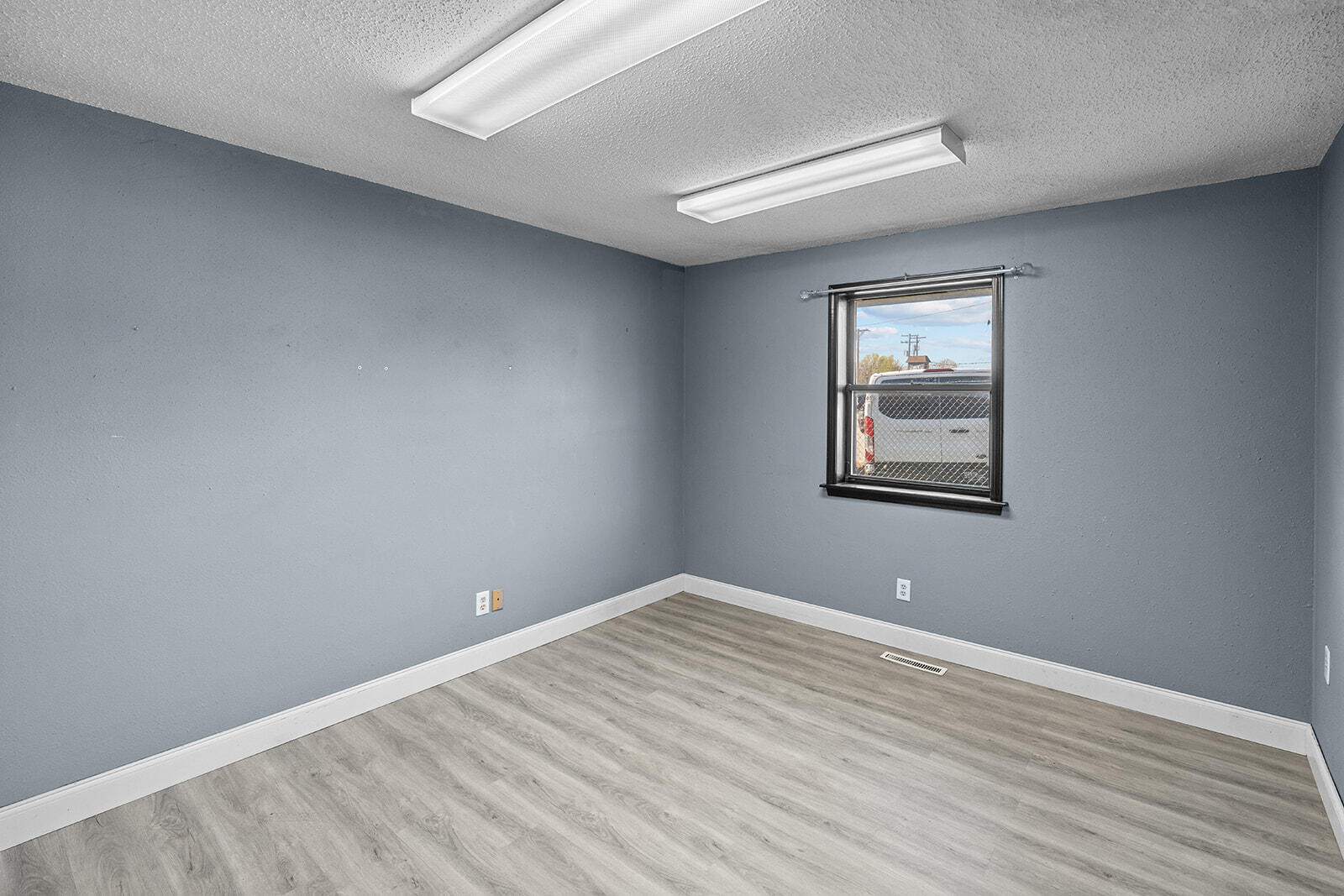 1868 North Deffer Drive Property Photo 14