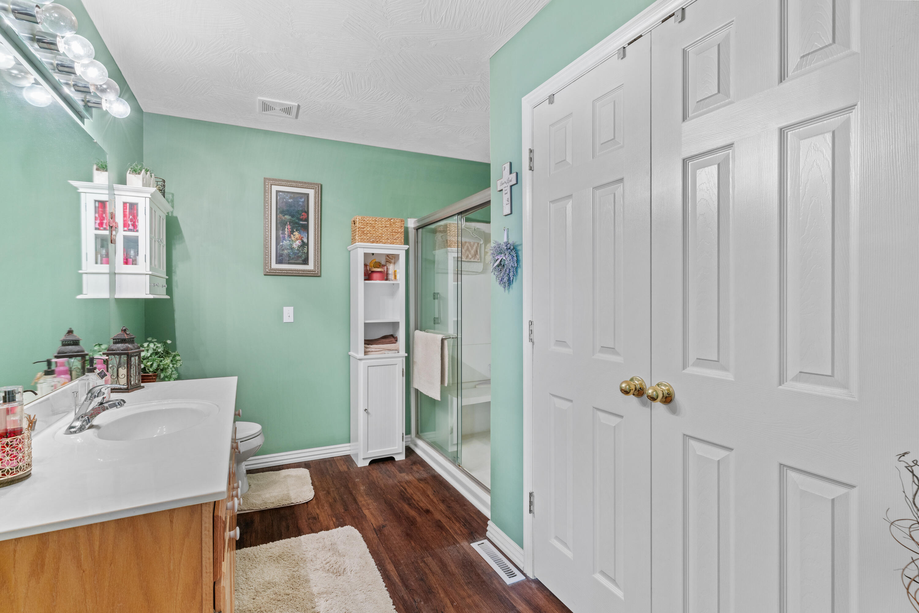 606 East Clay Property Photo 15
