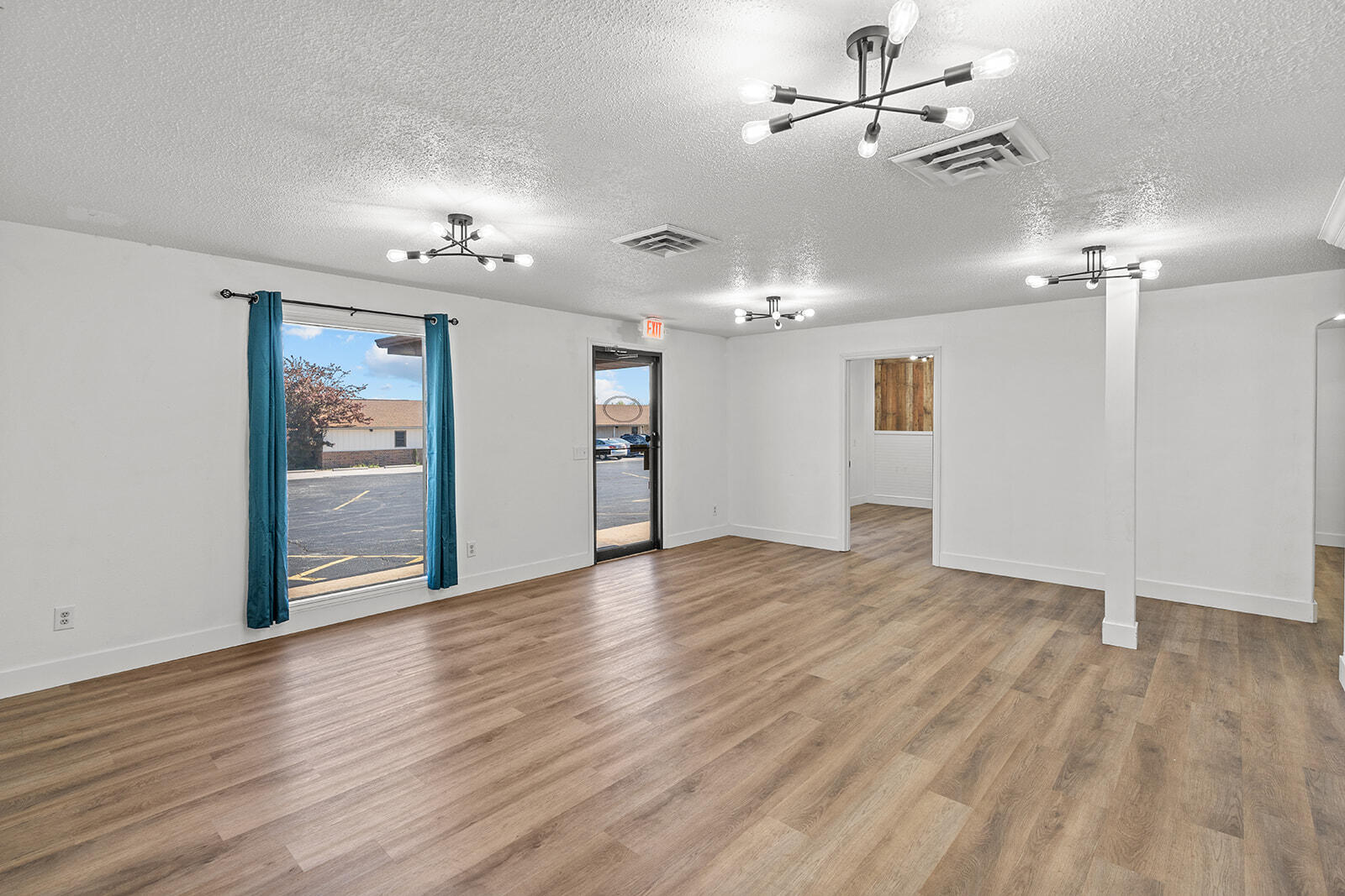 1868 North Deffer Drive Property Photo 4
