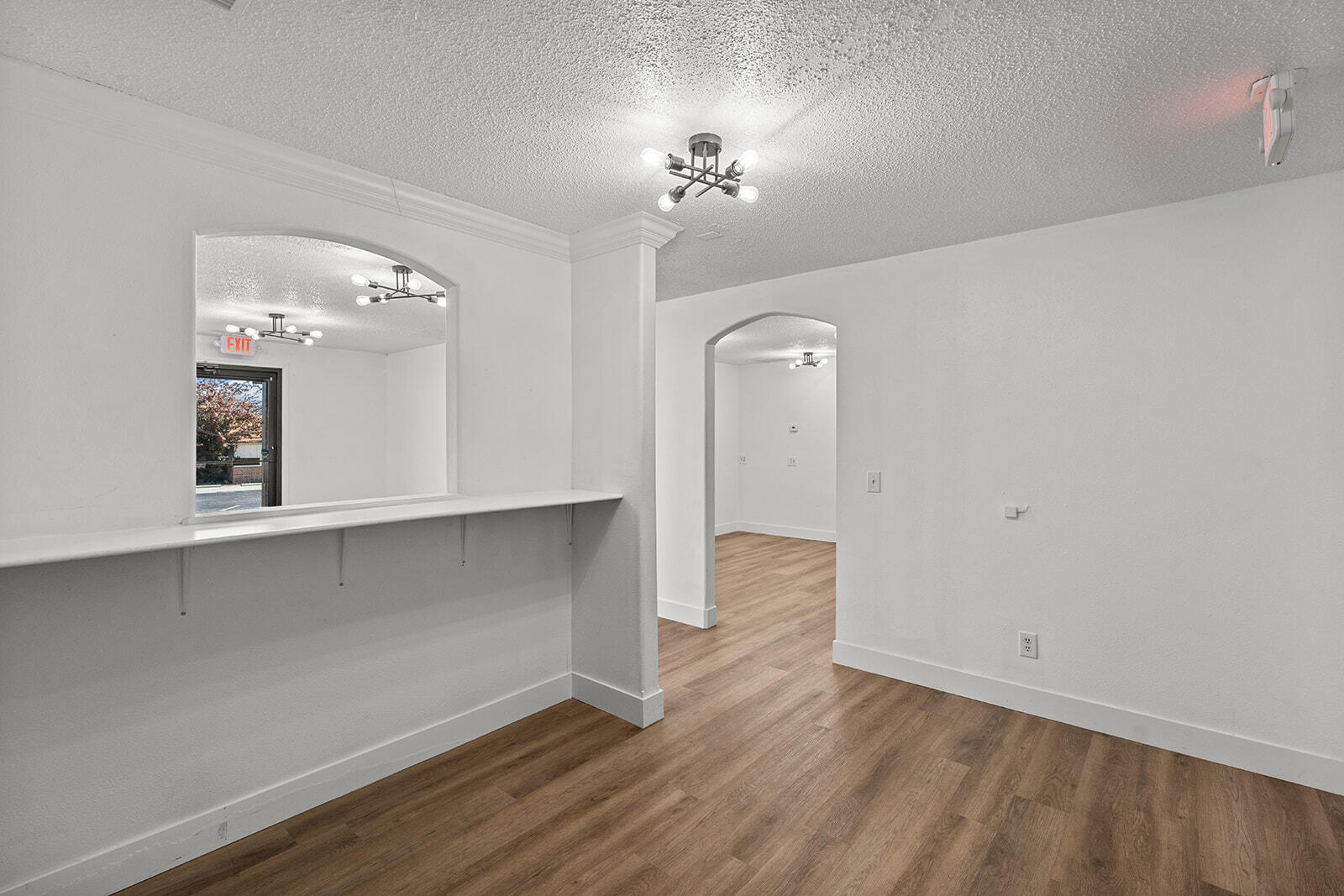 1868 North Deffer Drive Property Photo 6