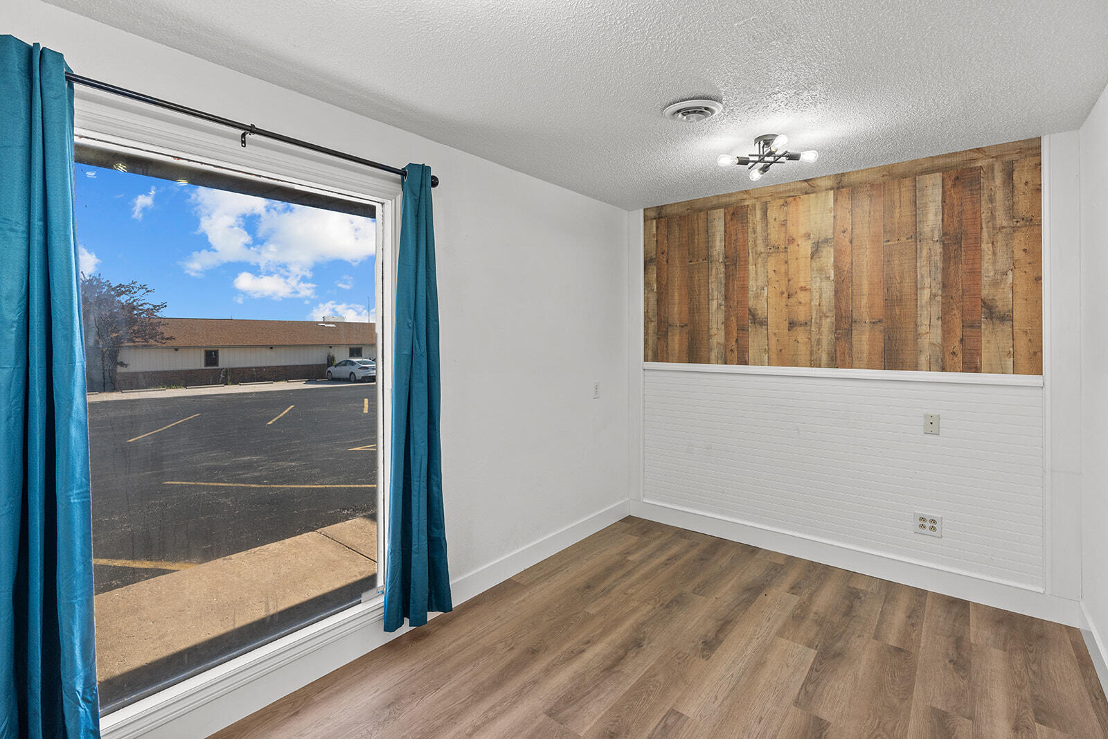 1868 North Deffer Drive Property Photo 8