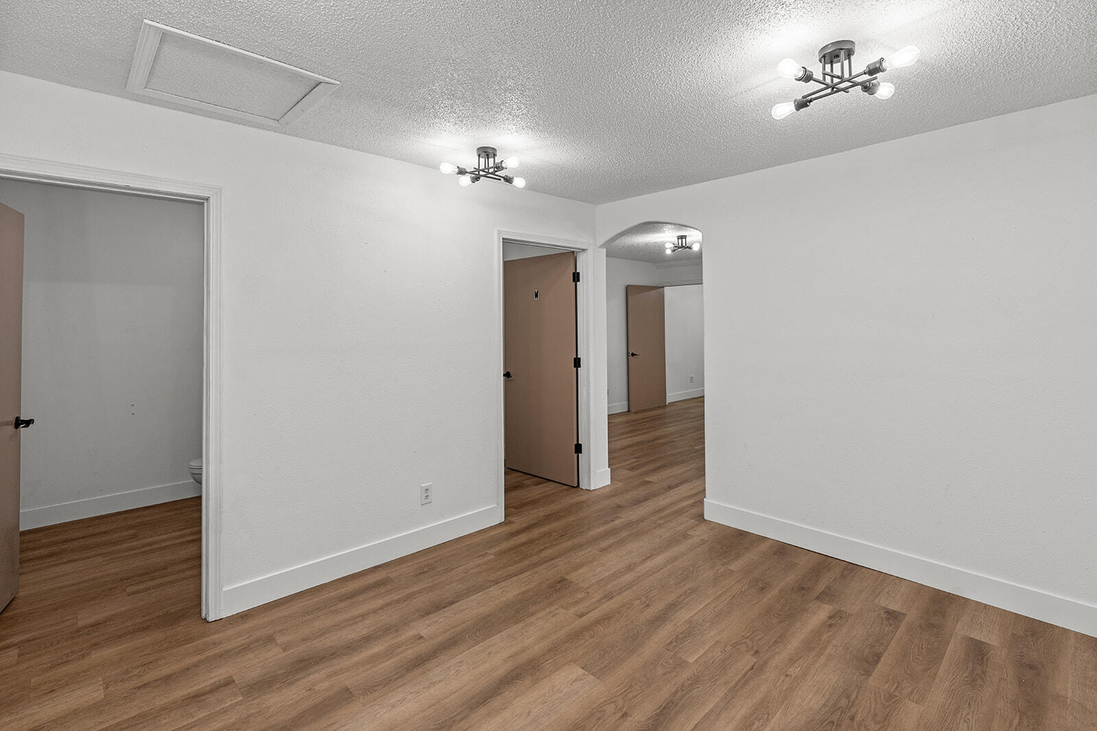 1868 North Deffer Drive Property Photo 9