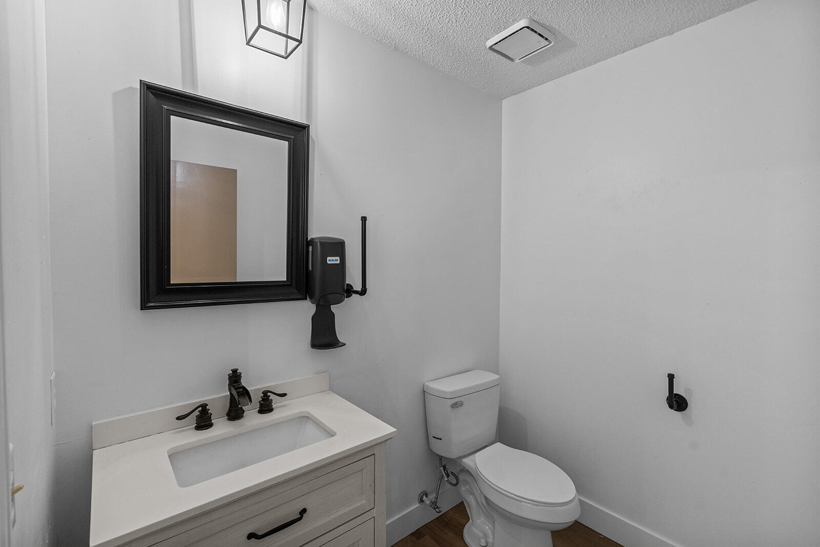 1868 North Deffer Drive Property Photo 11