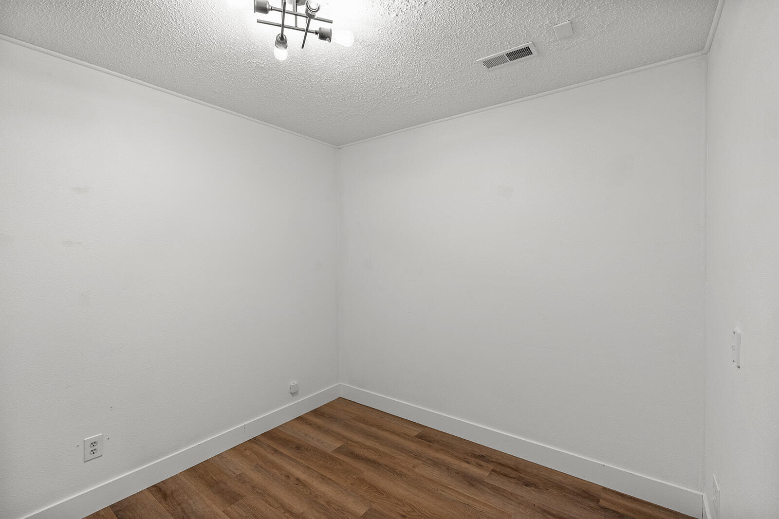 1868 North Deffer Drive Property Photo 13