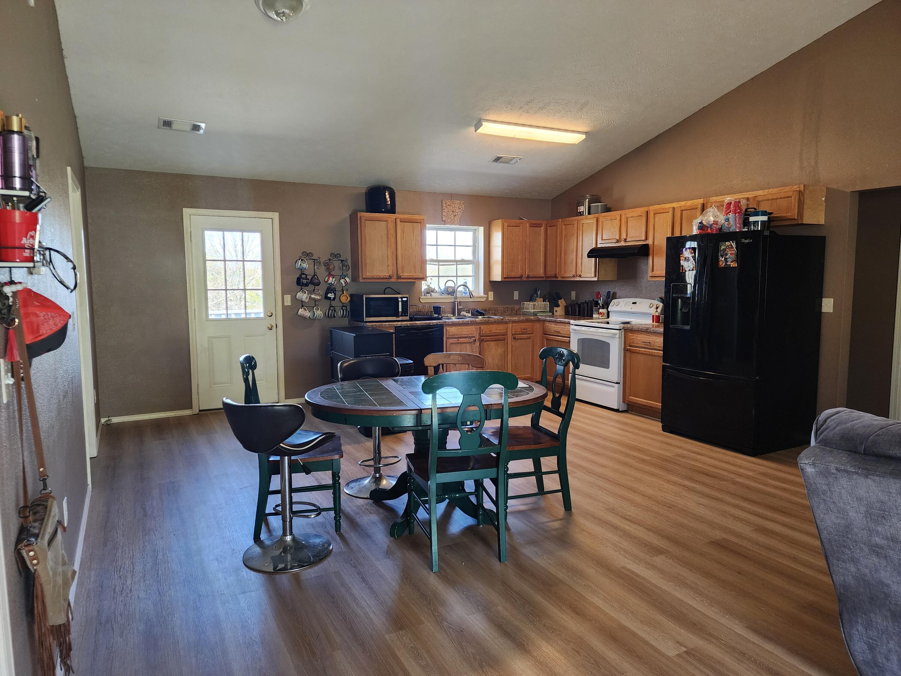 5068 North Highway 7 Property Photo 11