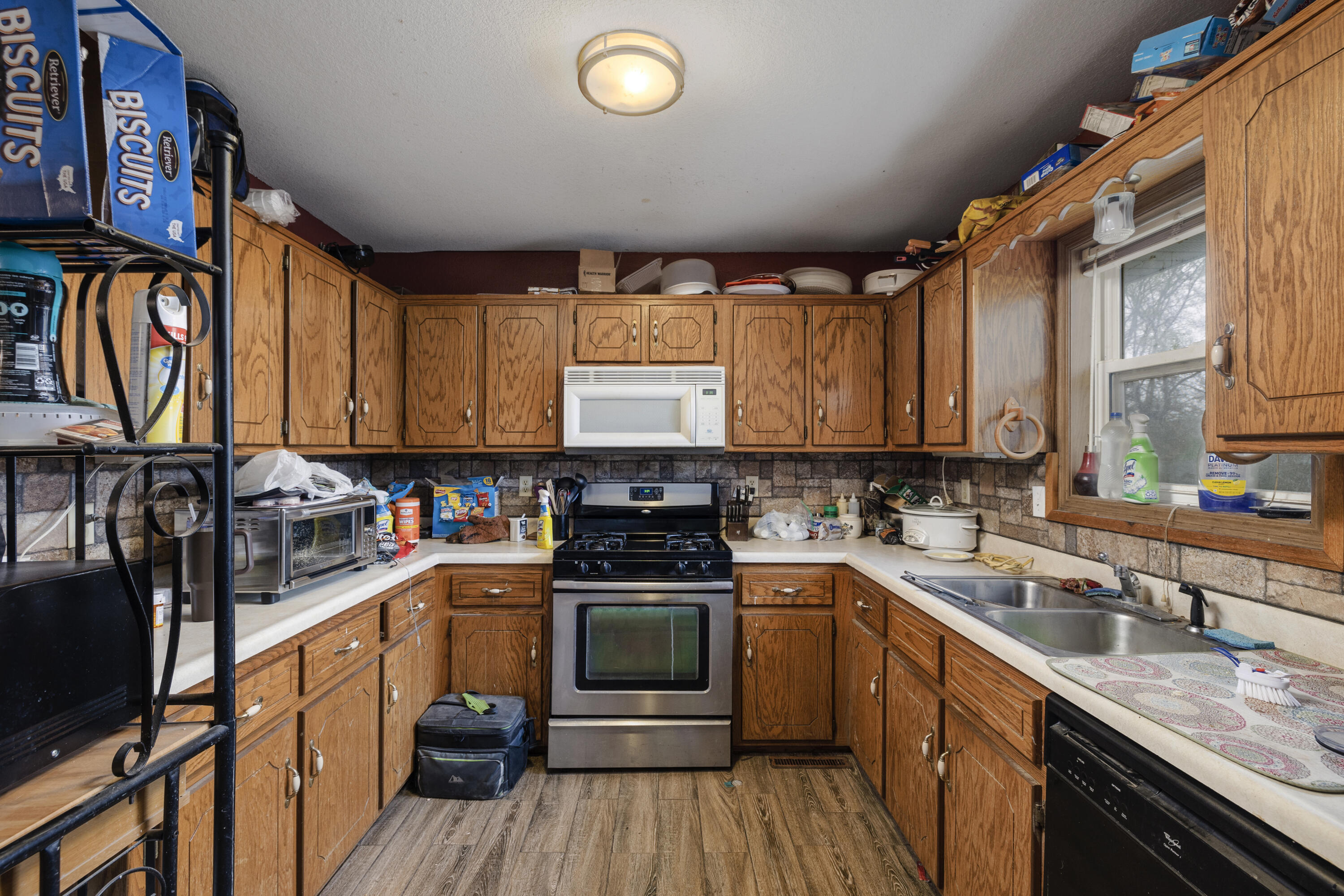 300 Hoover Avenue Property Photo 5
