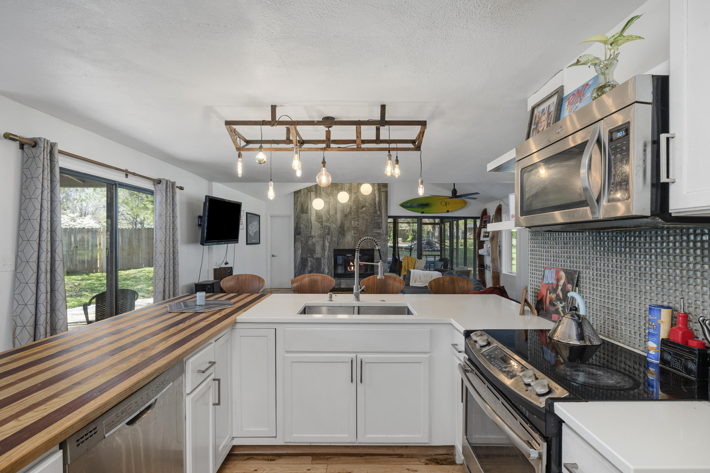 1557 East Carleton Street Property Photo 15