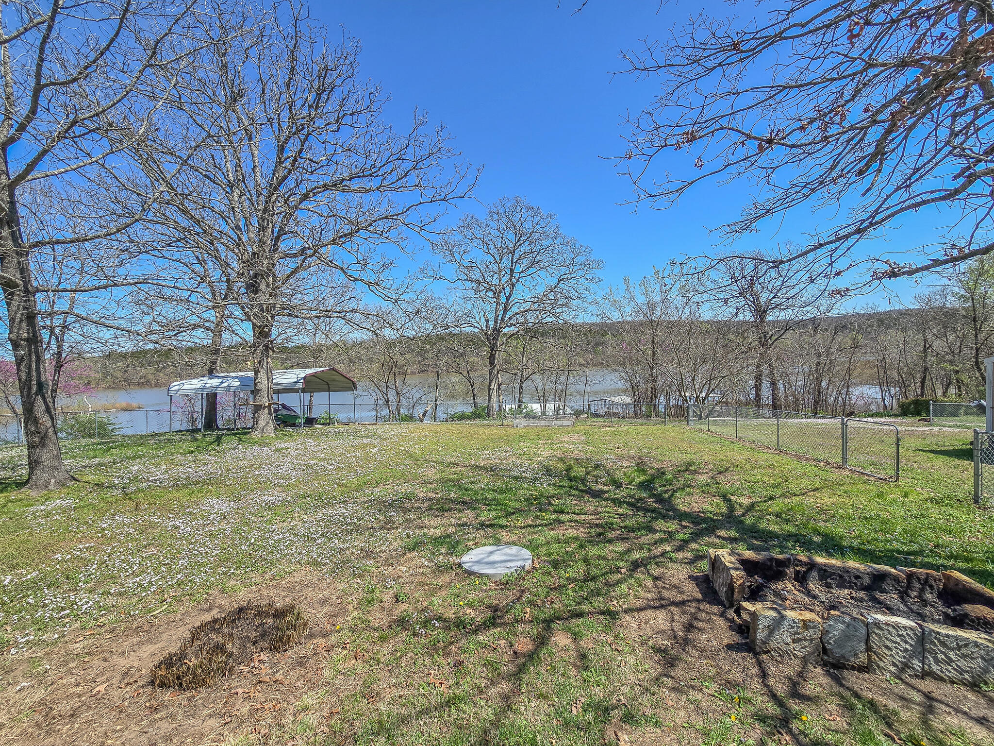 3292 Lakeview Drive Property Photo 2