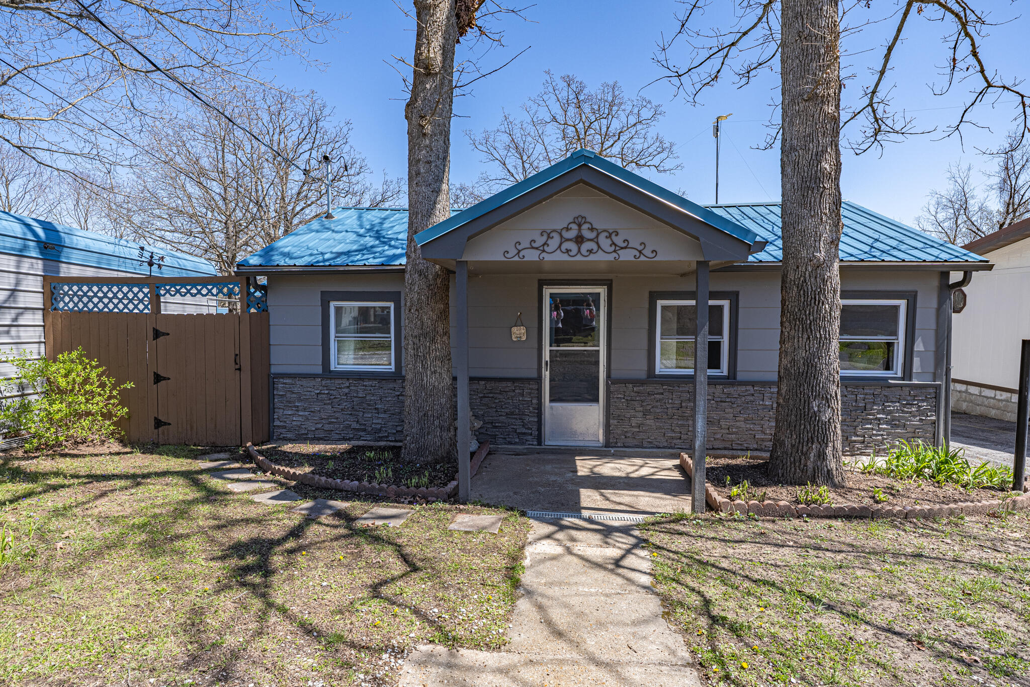 3292 Lakeview Drive Property Photo 4