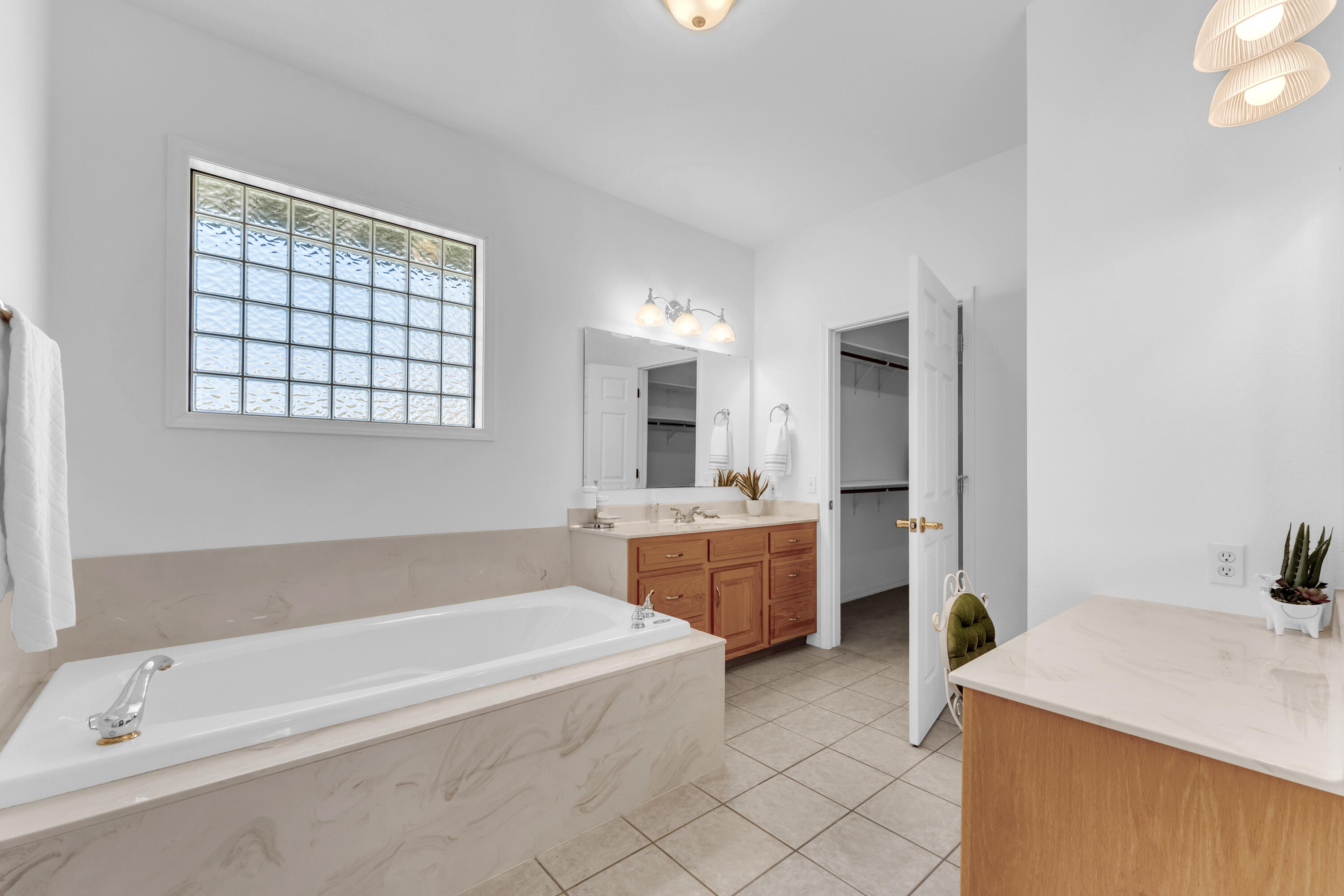 24370 Lawrence 2210 Property Photo 25