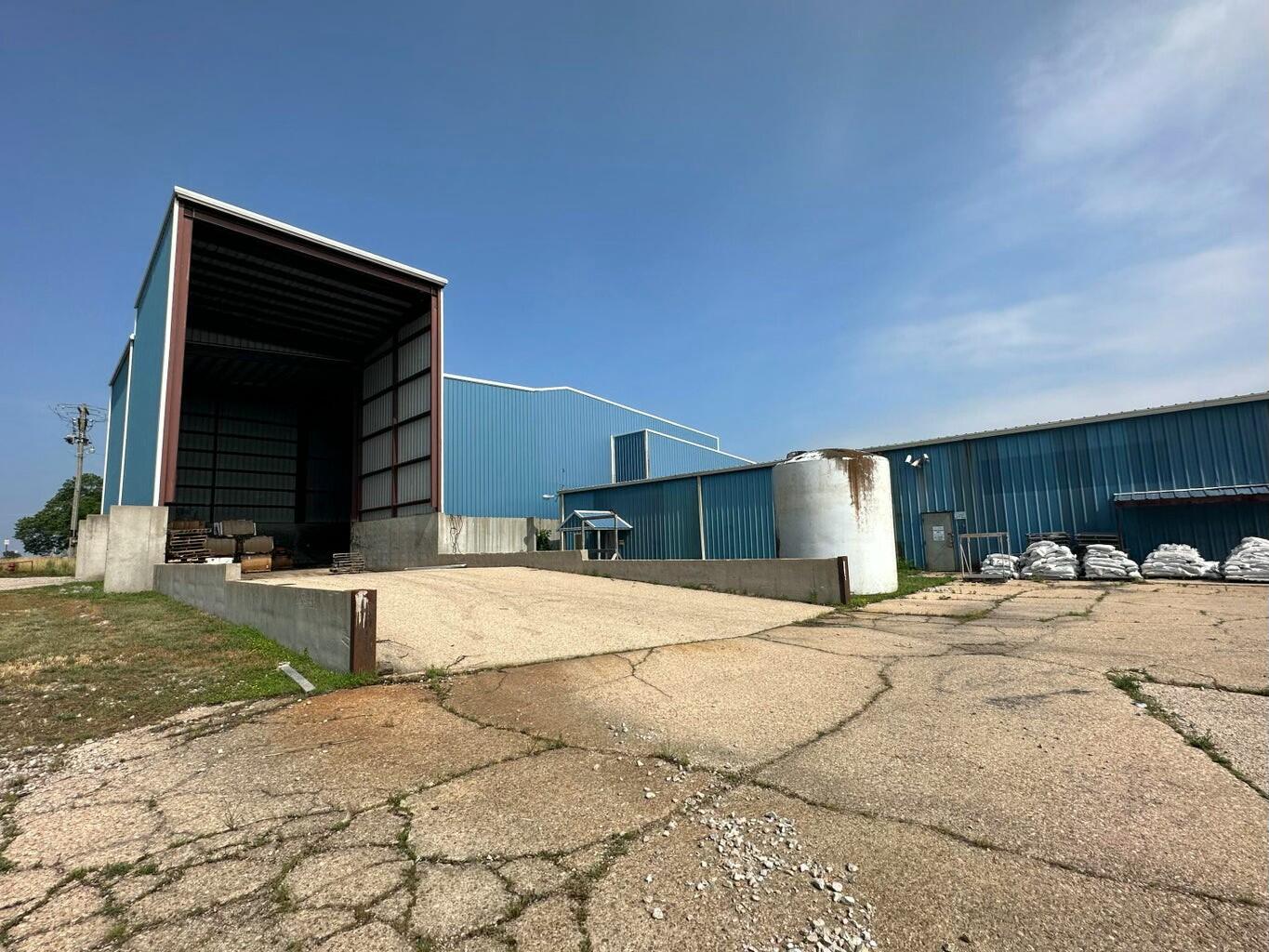 1301 Industrial Park Drive Property Photo 15