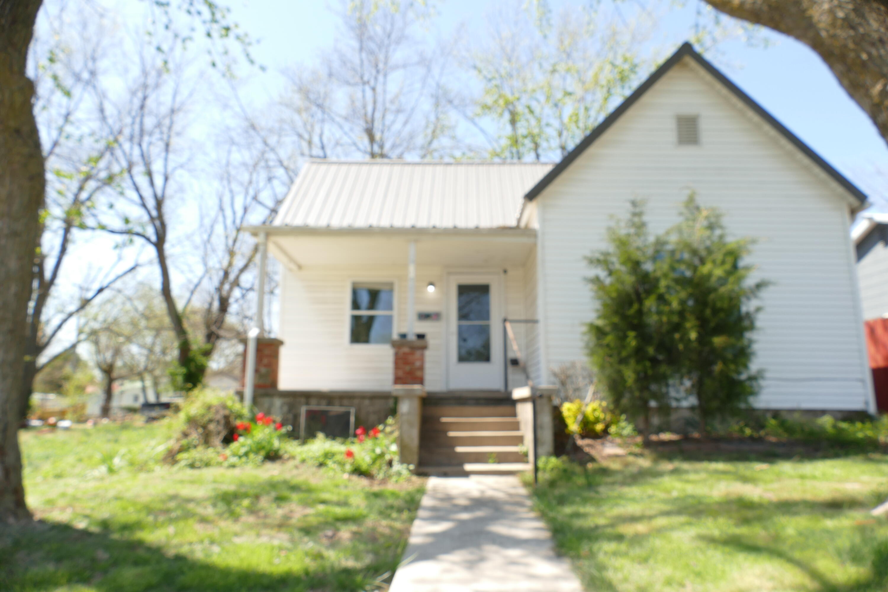 614 9th Street Property Photo
