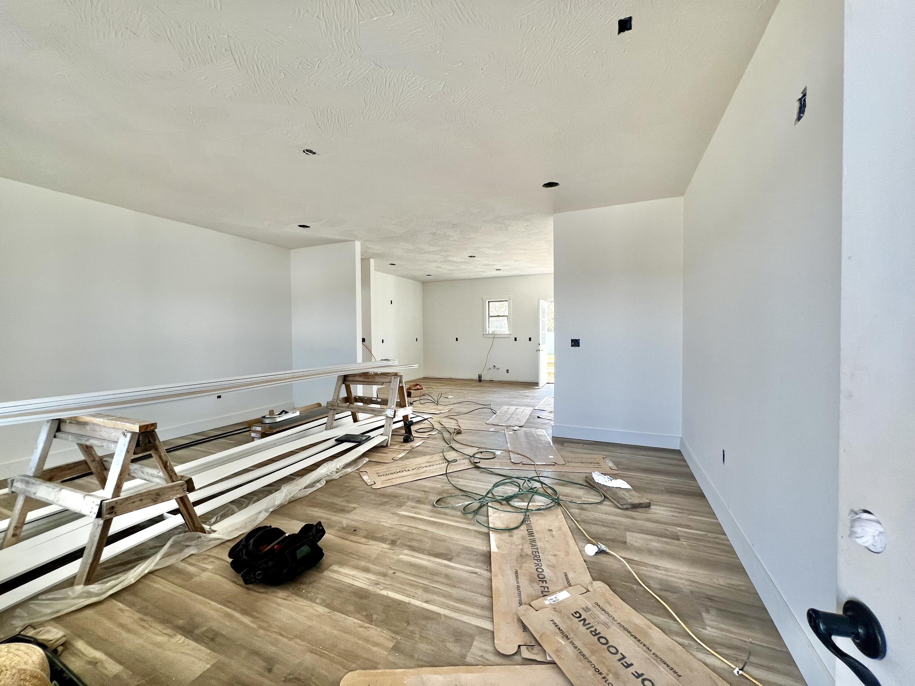 660 East Vivian Street Property Photo 6