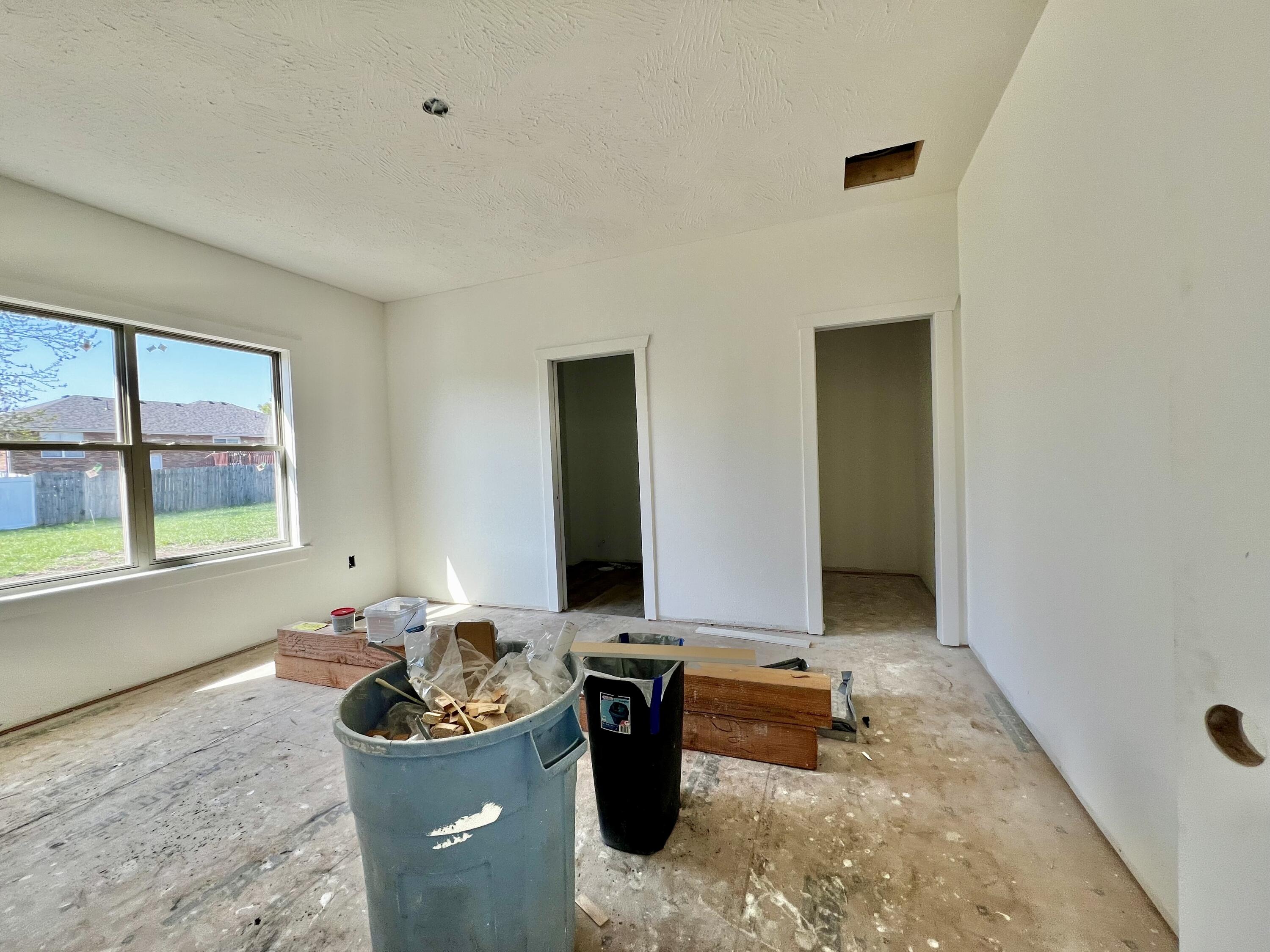 660 East Vivian Street Property Photo 12