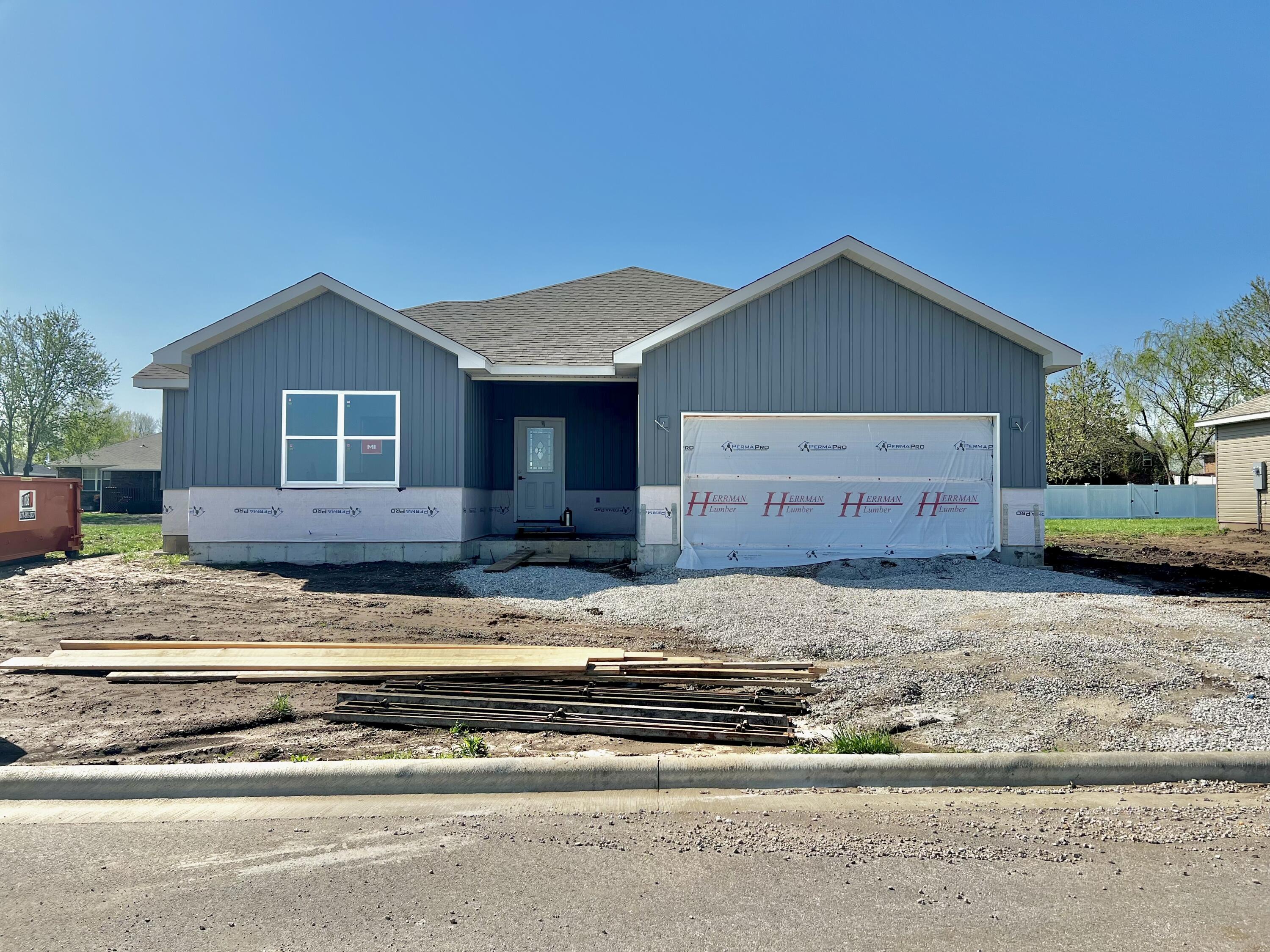 710 East Vivian Street Property Photo