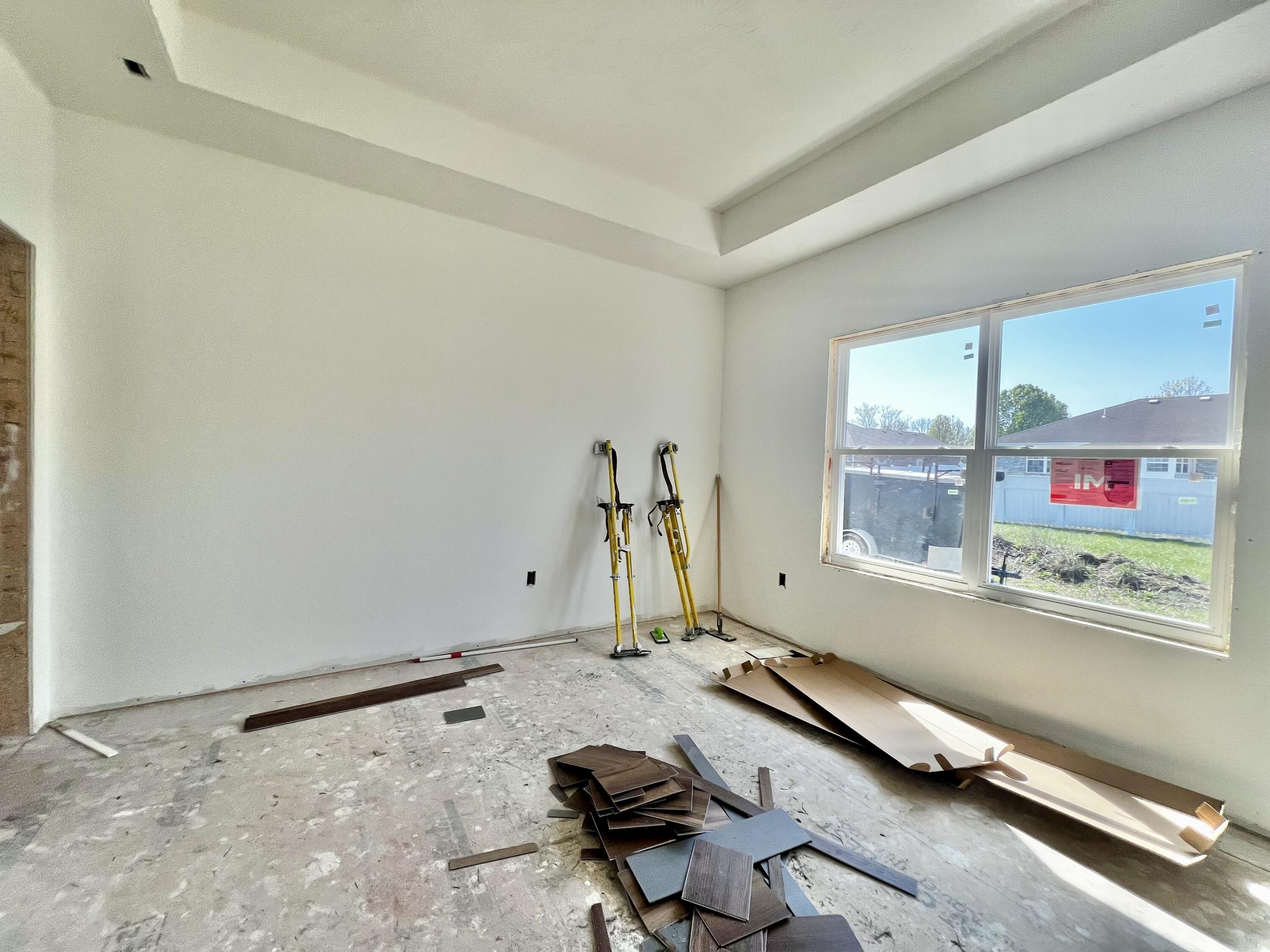 710 East Vivian Street Property Photo 10
