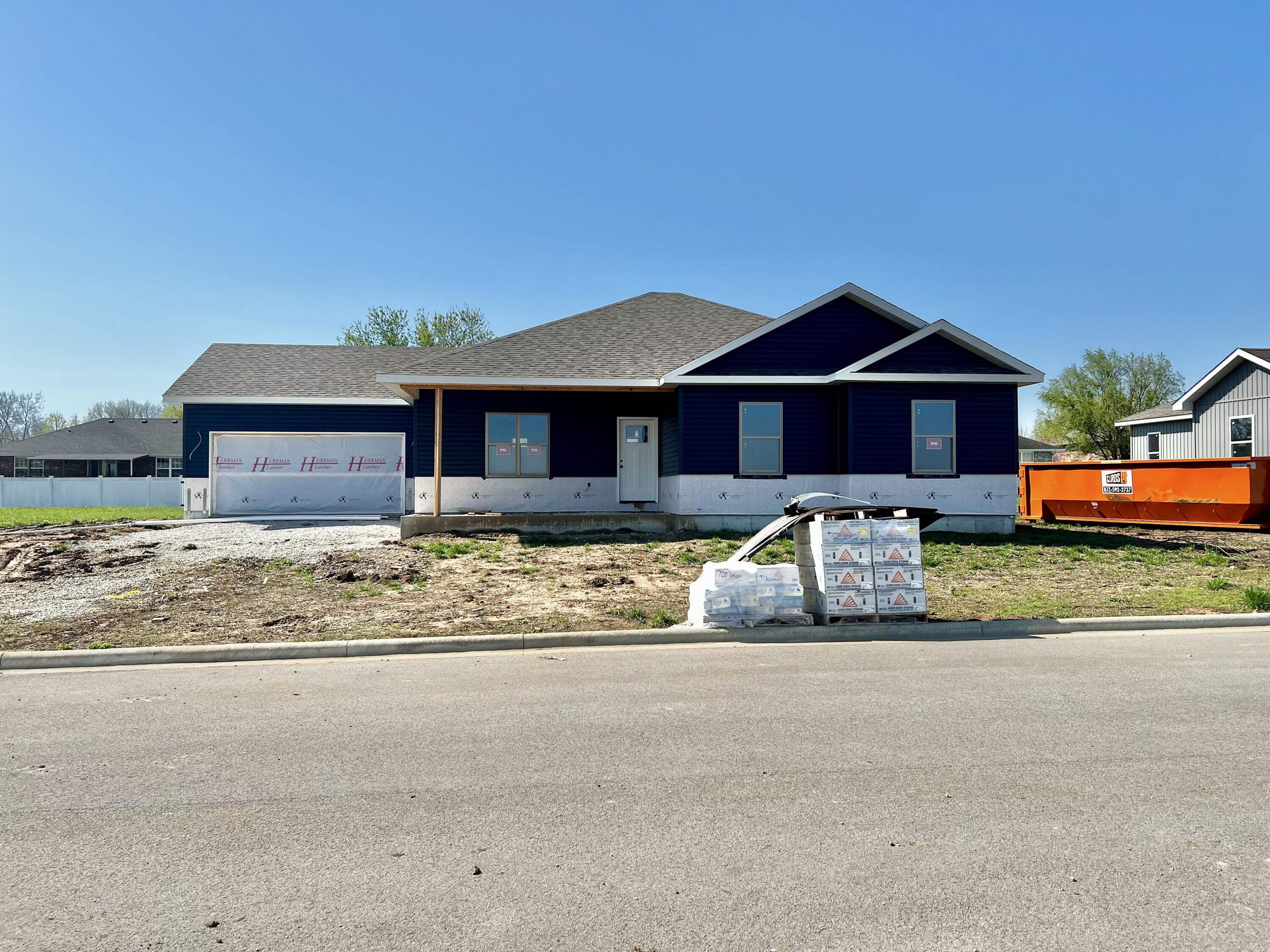 720 East Vivian Street Property Photo 2