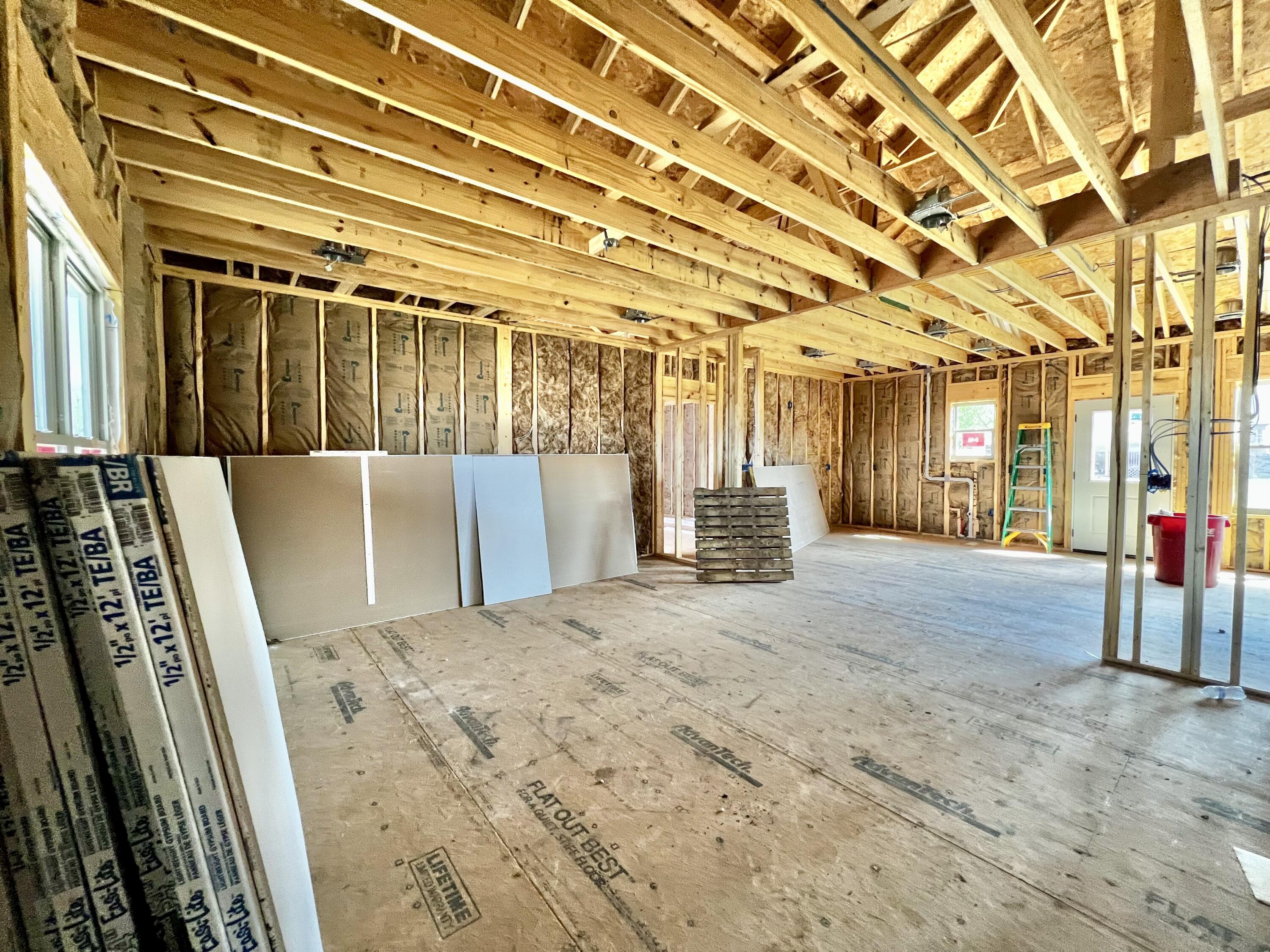 720 East Vivian Street Property Photo 3
