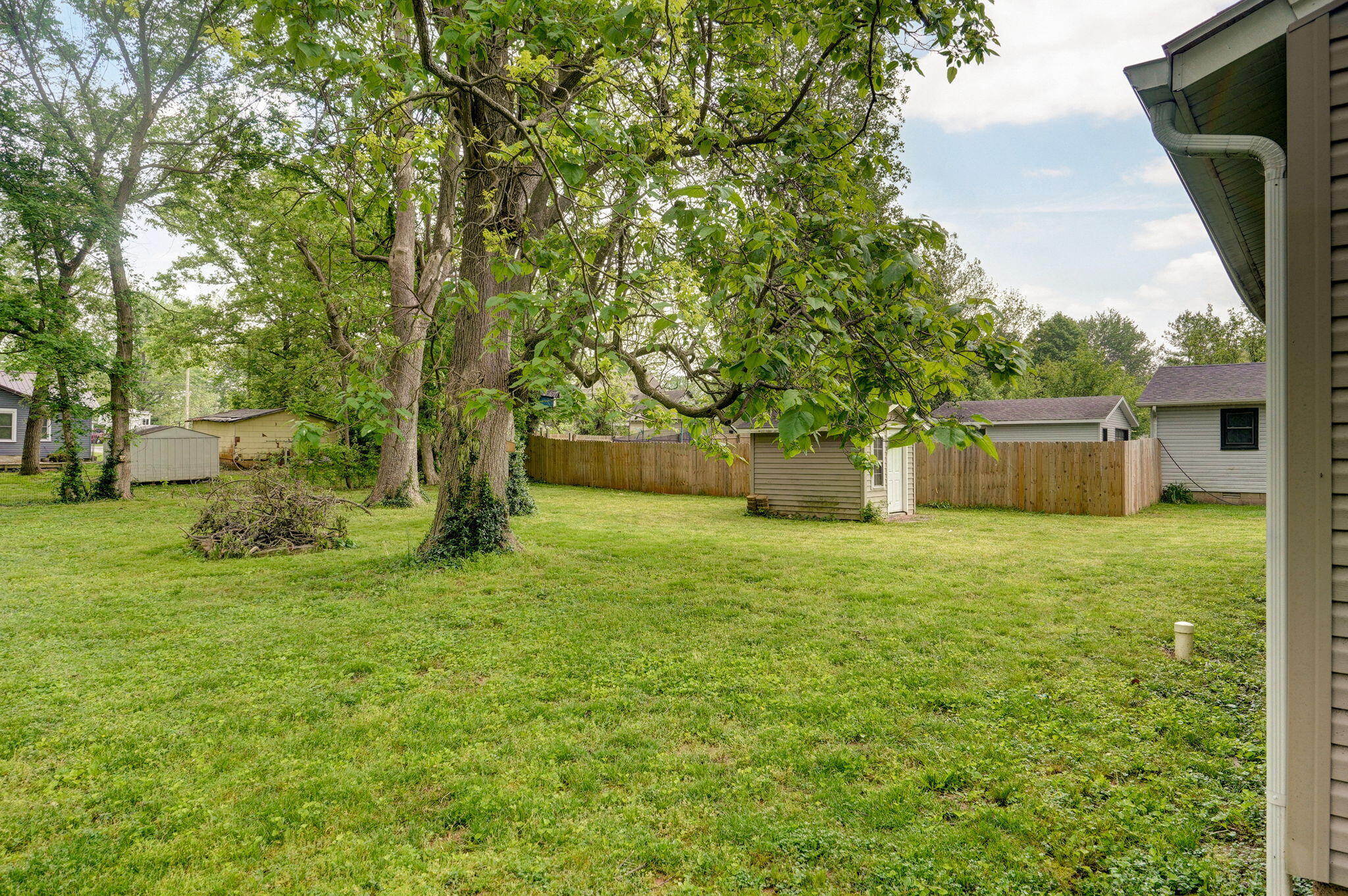 504 South Euclid Avenue Property Photo 6
