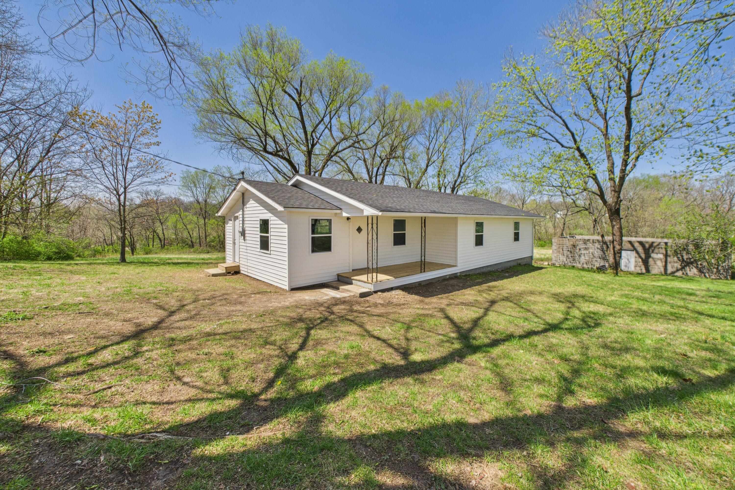 1102 Golf Course Rd Property Photo