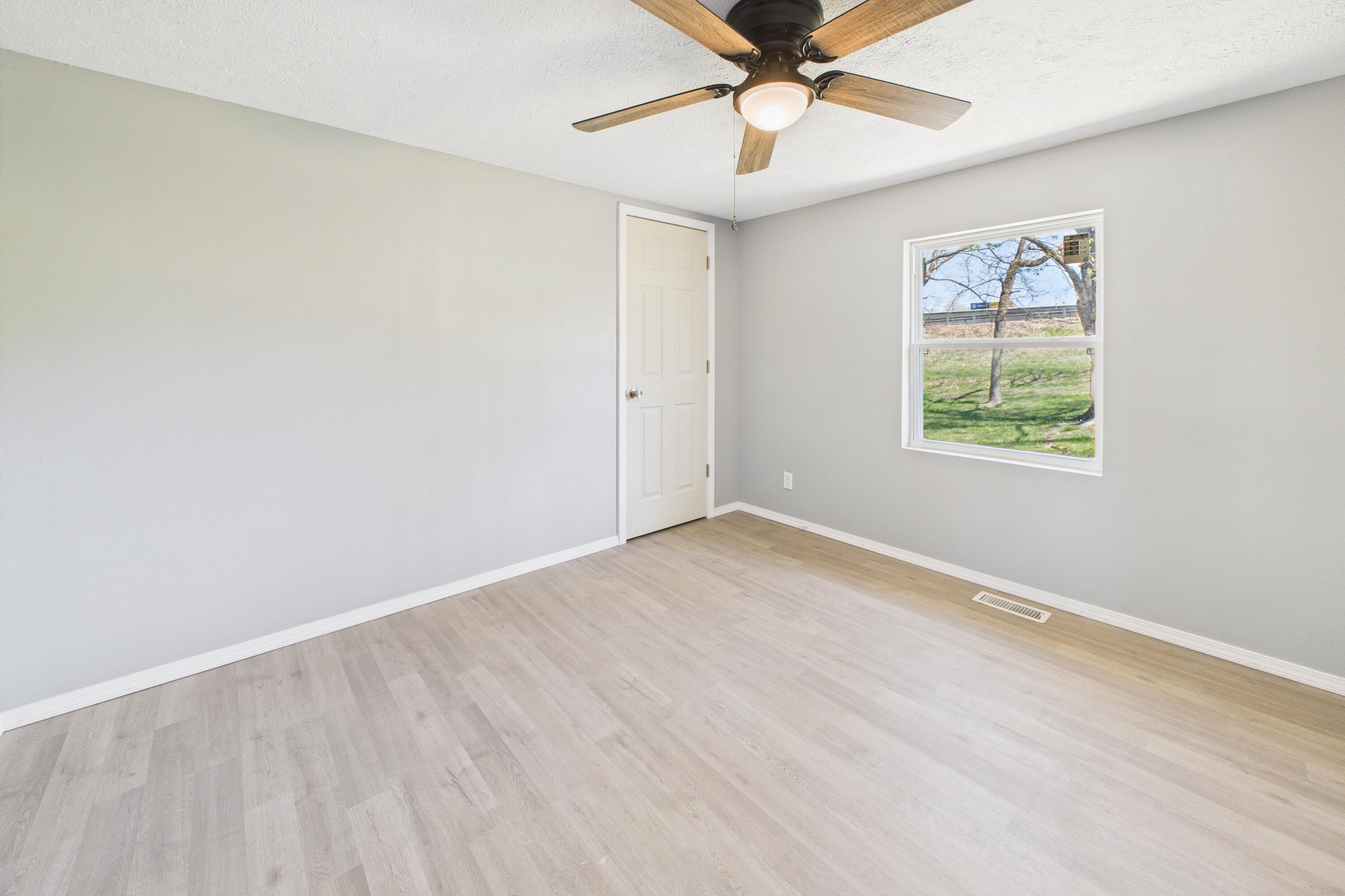 1102 Golf Course Rd Property Photo 6