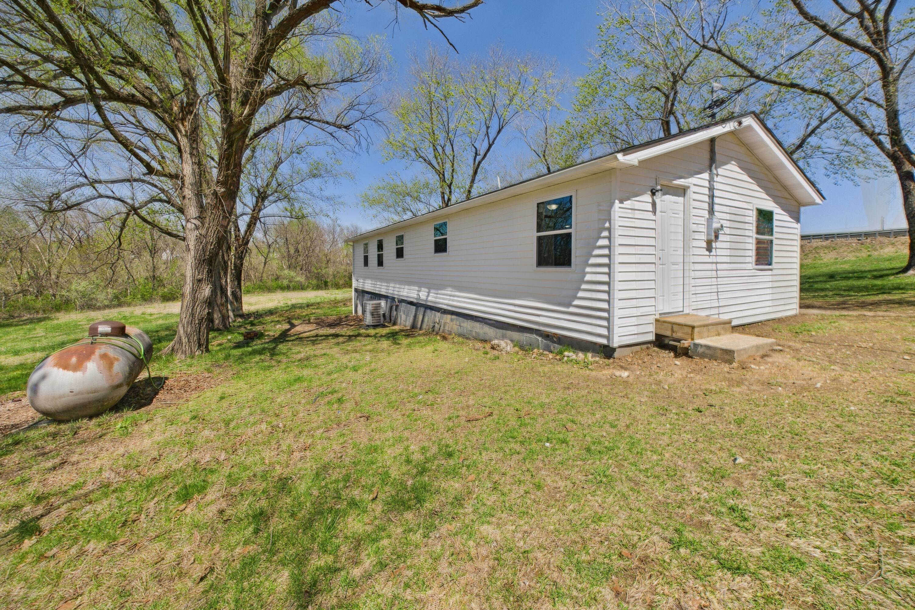 1102 Golf Course Rd Property Photo 16