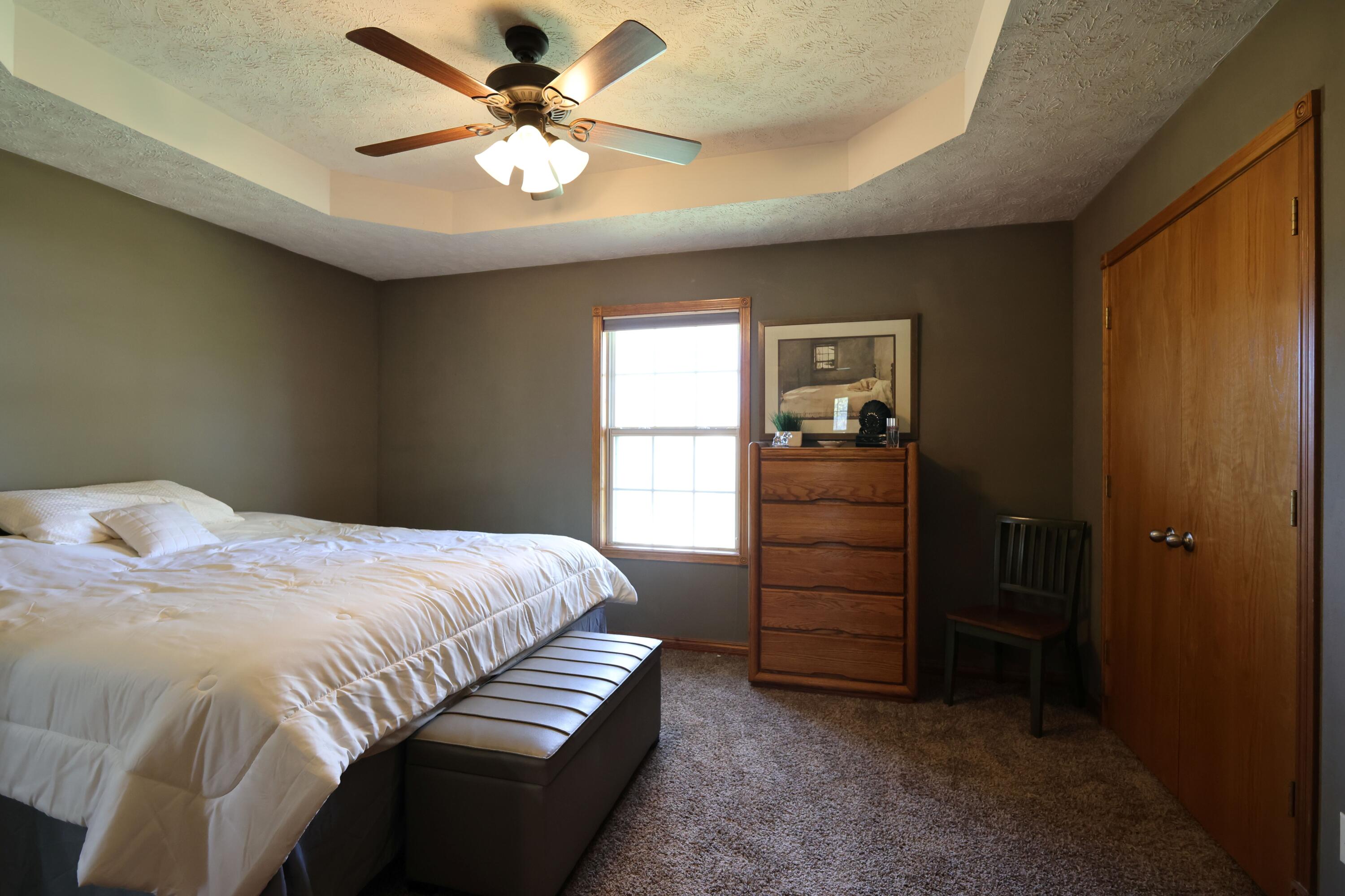 499 South Cully Avenue Property Photo 19