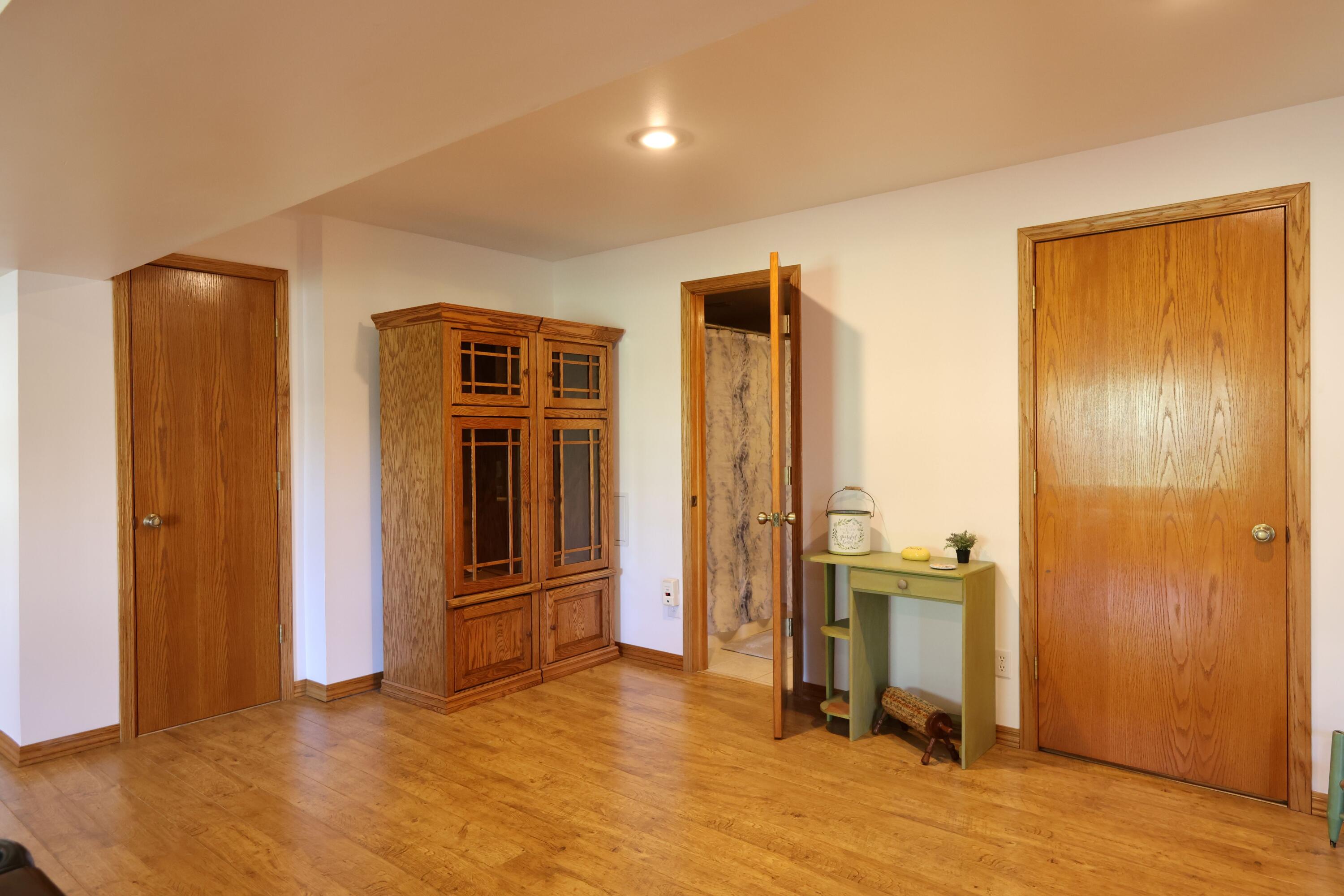499 South Cully Avenue Property Photo 31